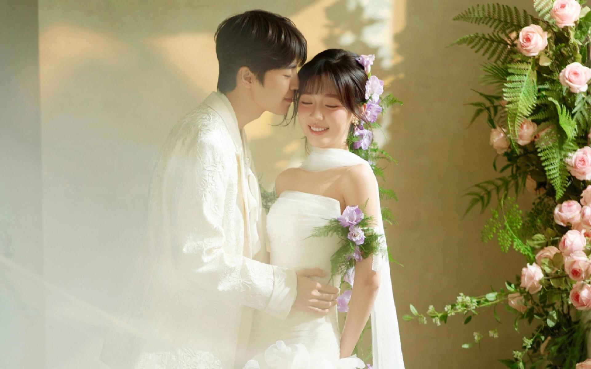 浪漫仪式感 向全世界安利室内花房婚纱照