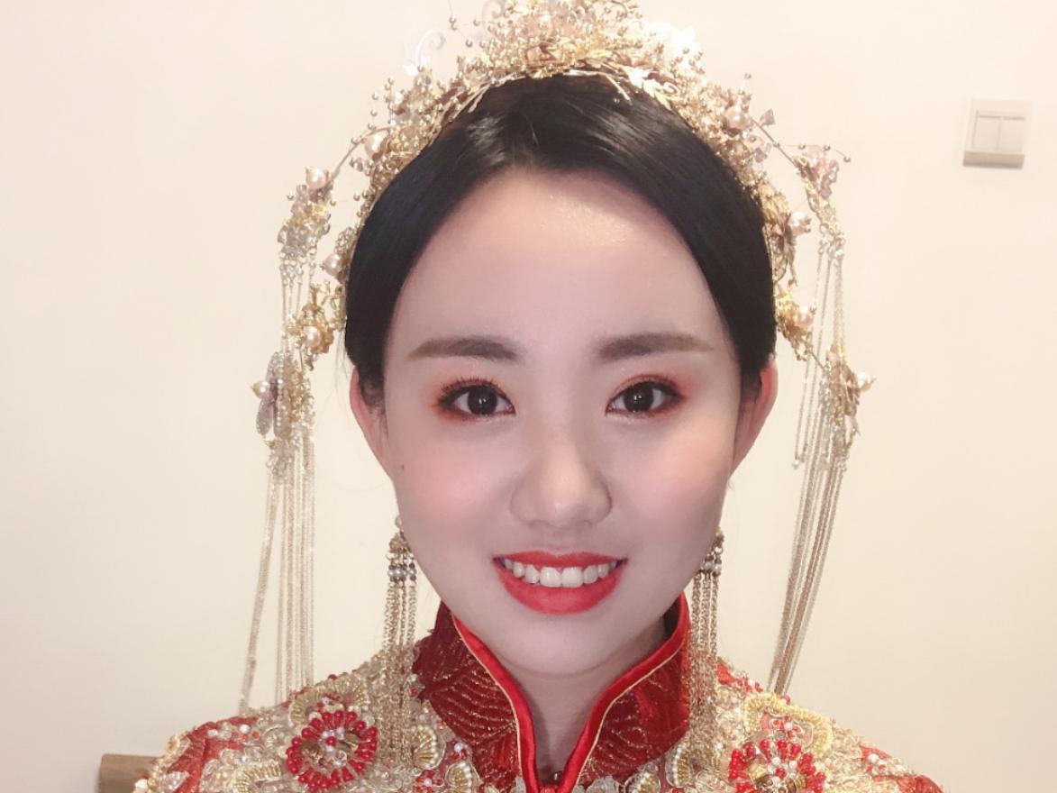 资深化妆师+新娘全天跟妆+妈妈妆伴娘妆
