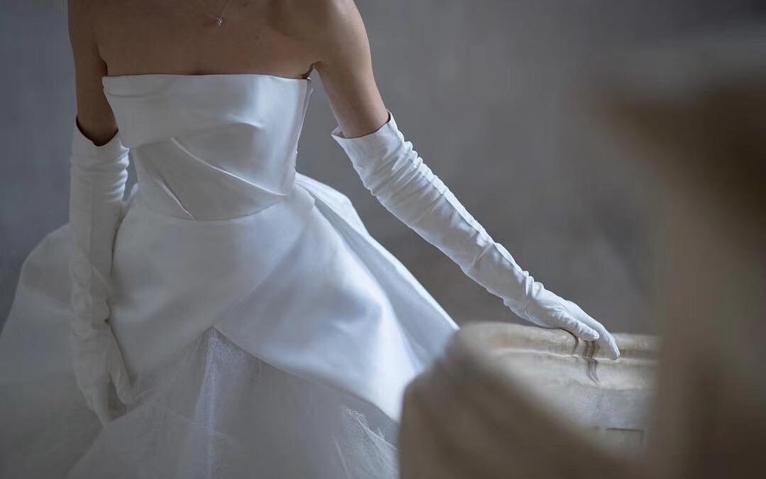 限量超值套系租主纱＋出门纱+敬酒服+伴娘服+头纱