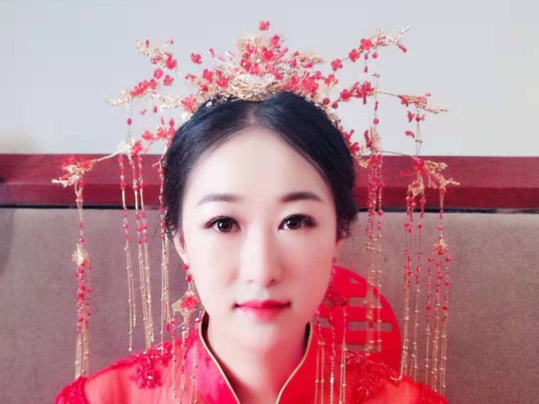 答谢妆  总监老师 全程跟妆  2套造型