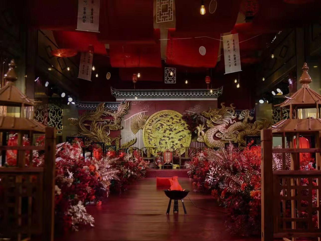 所谓伊人，在水一方  新中国红 六安花海阁