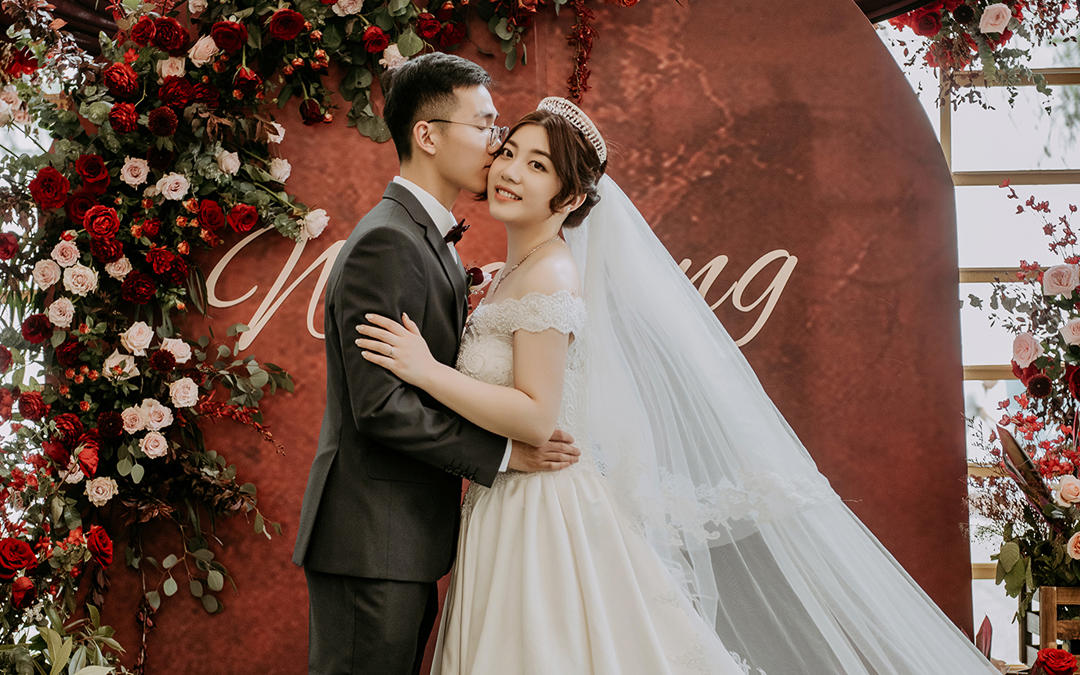 曼美新娘|MARRYME一字肩珍珠缎面主仪式纱