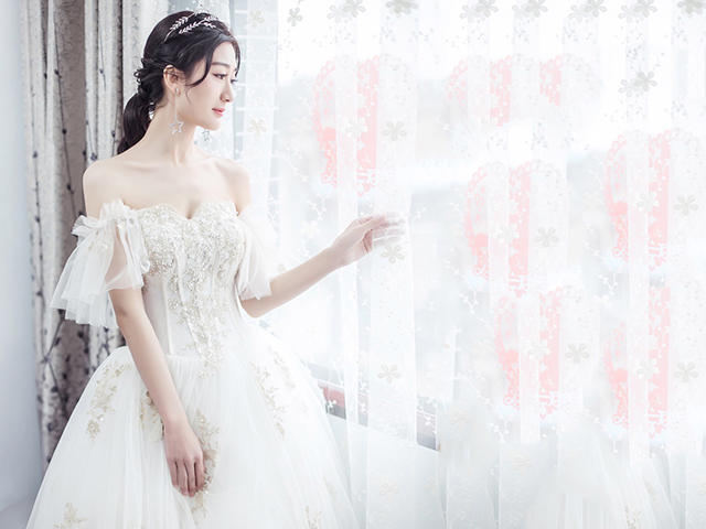 婚纱礼服助理_婚纱礼服