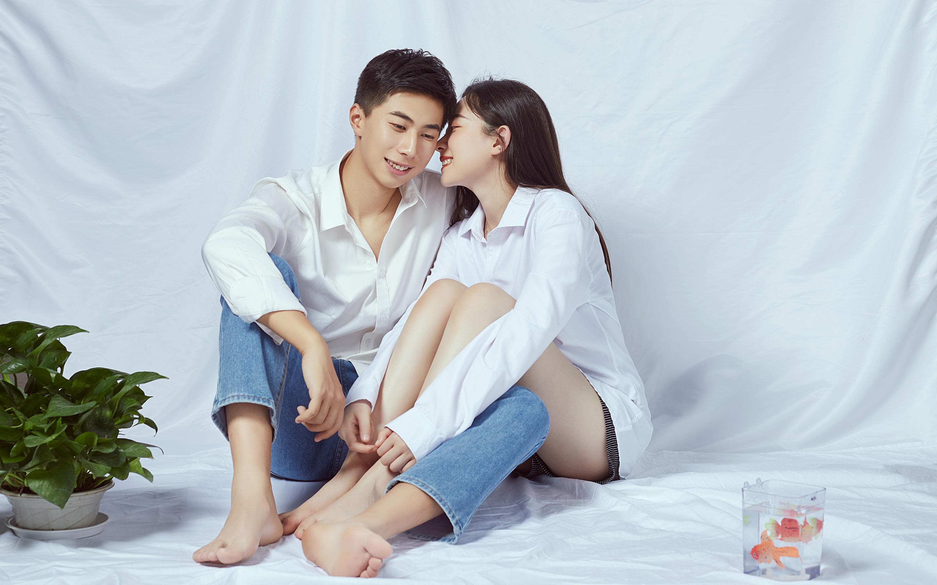 【网红爆款/季节限量】婚纱照风格任选+底片全送