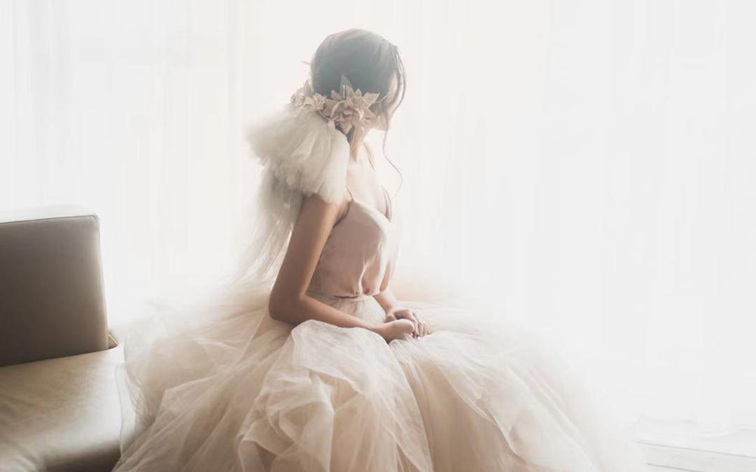 DEESA丨裸粉吊带不规则纱