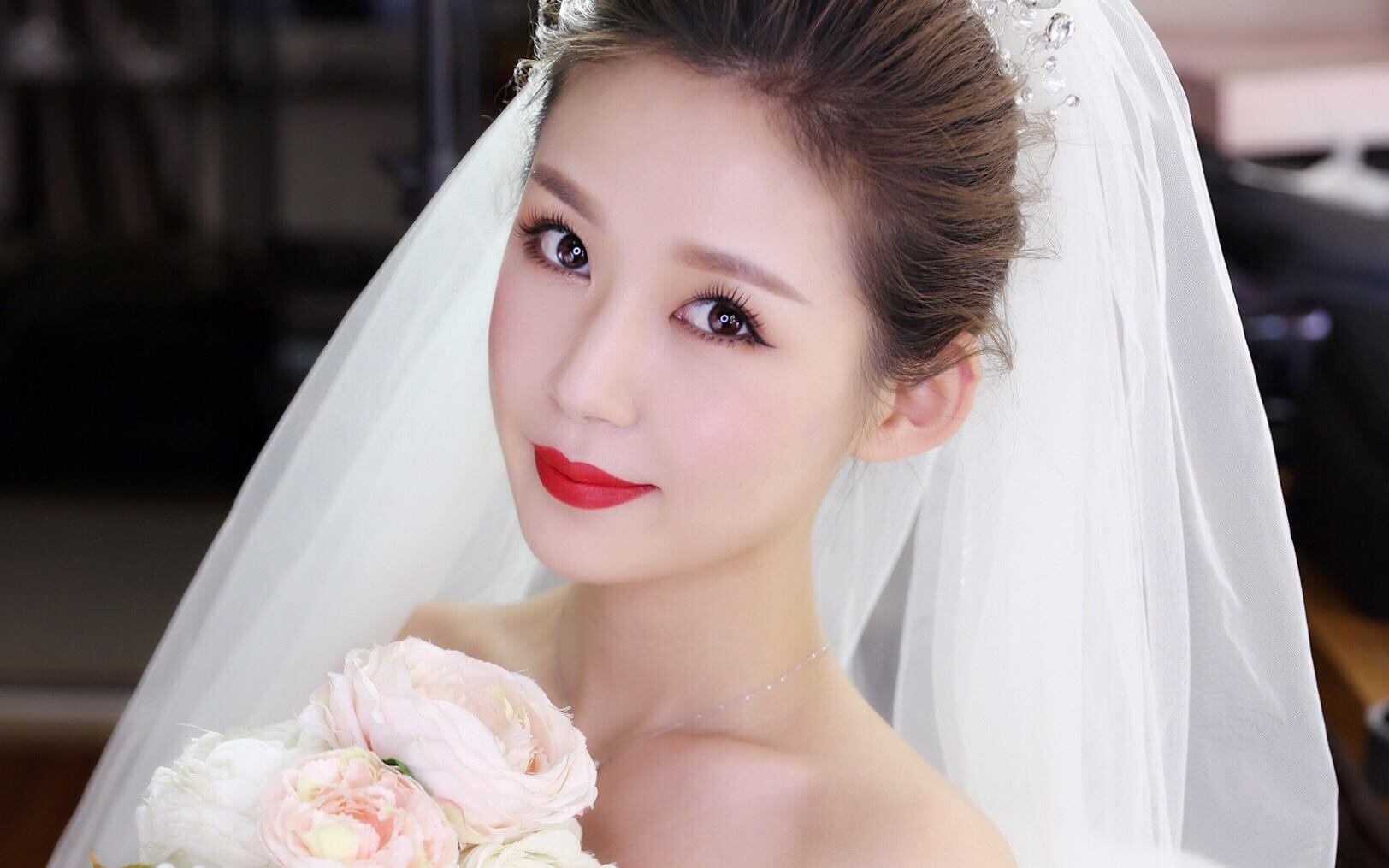 美兮婚纱馆&主纱简约气质造型