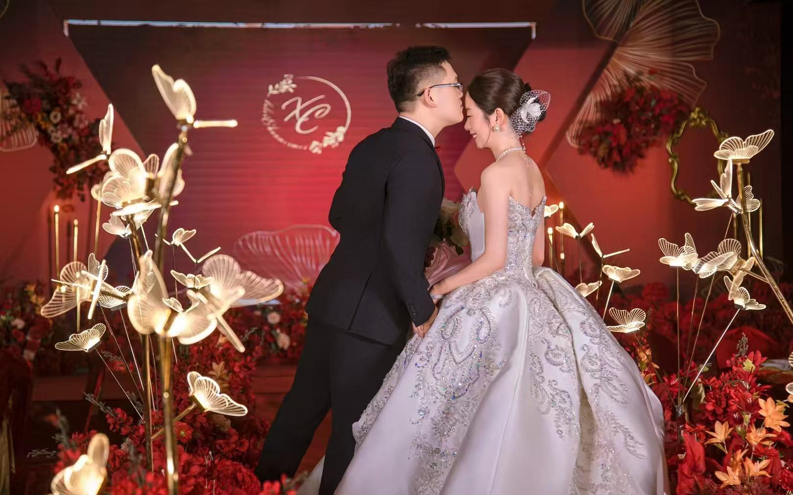 《简爱》红色系简约唯美婚礼