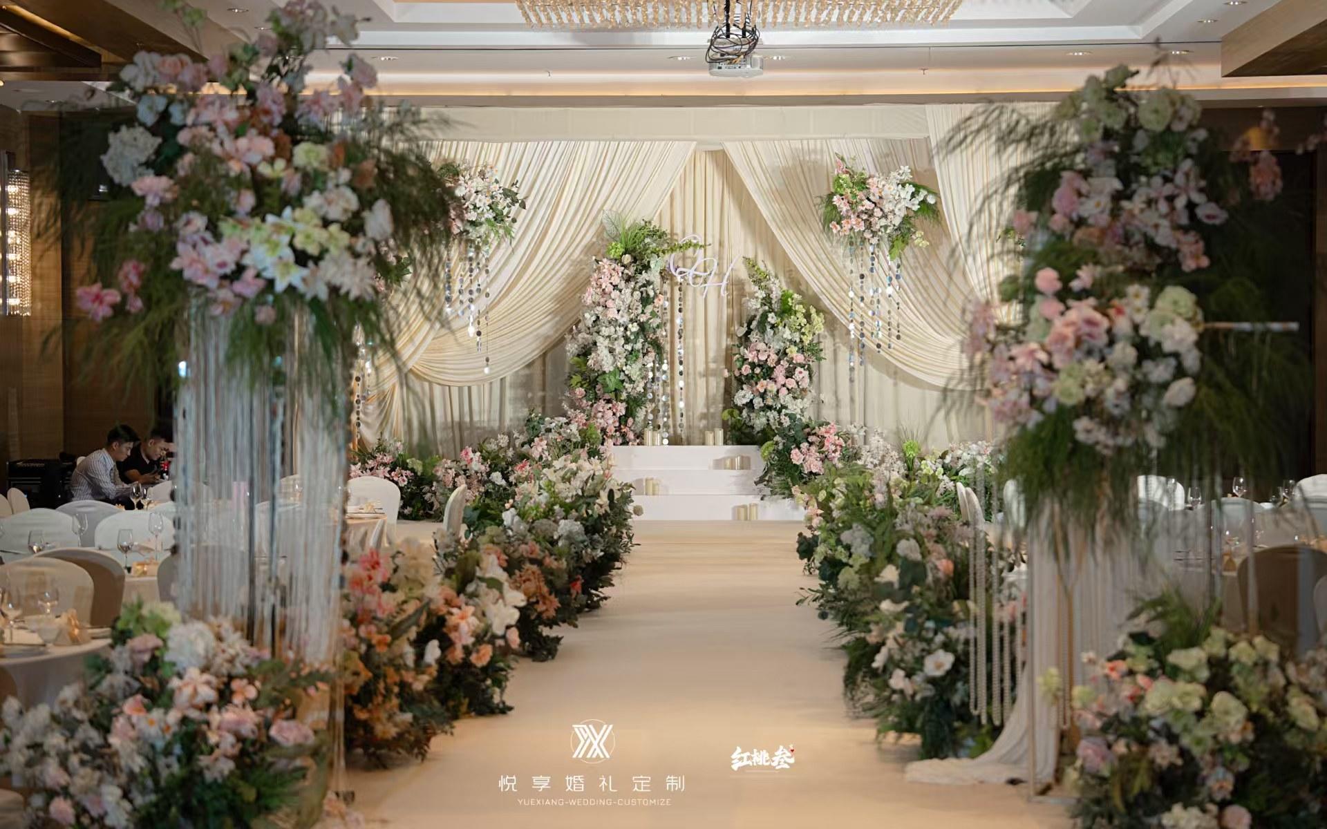 【悦享婚礼】白绿色布幔自然系婚礼