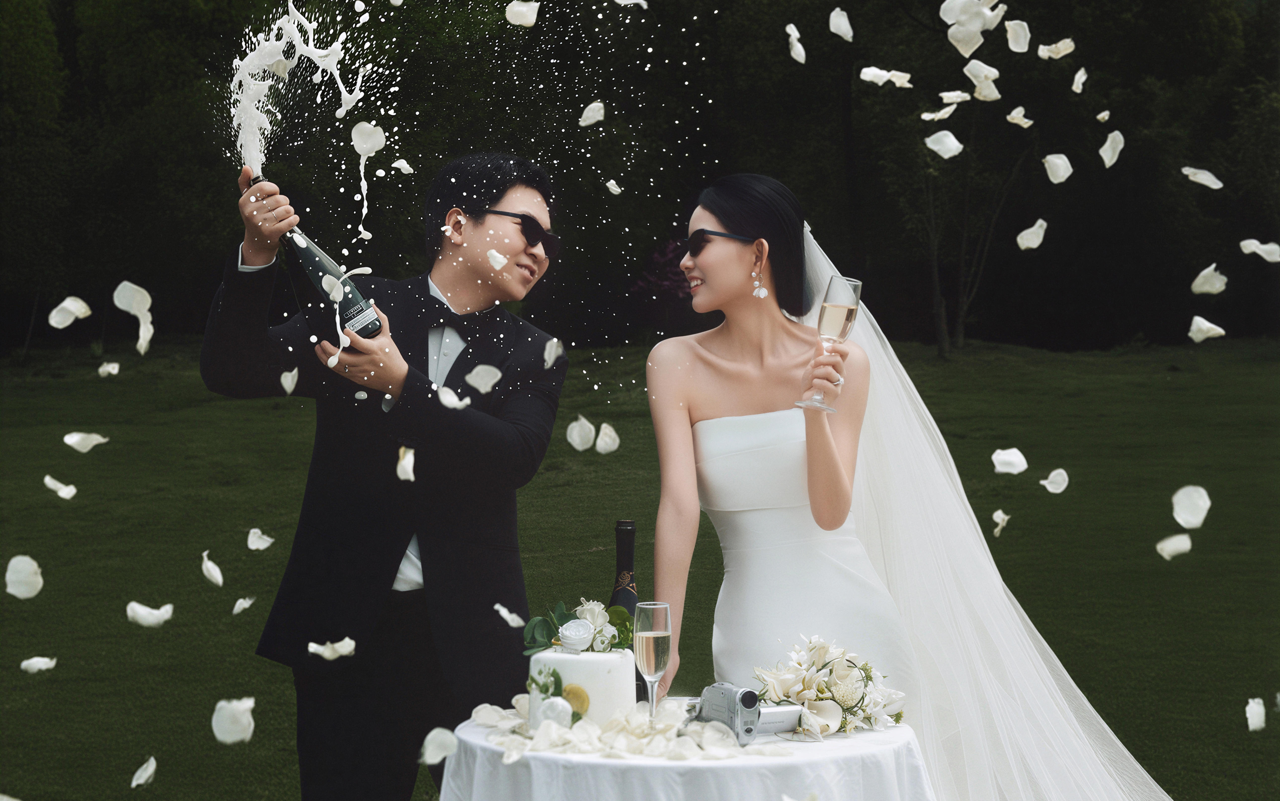 氛圍至上??！簡單松弛的婚紗照真的好絕啊~