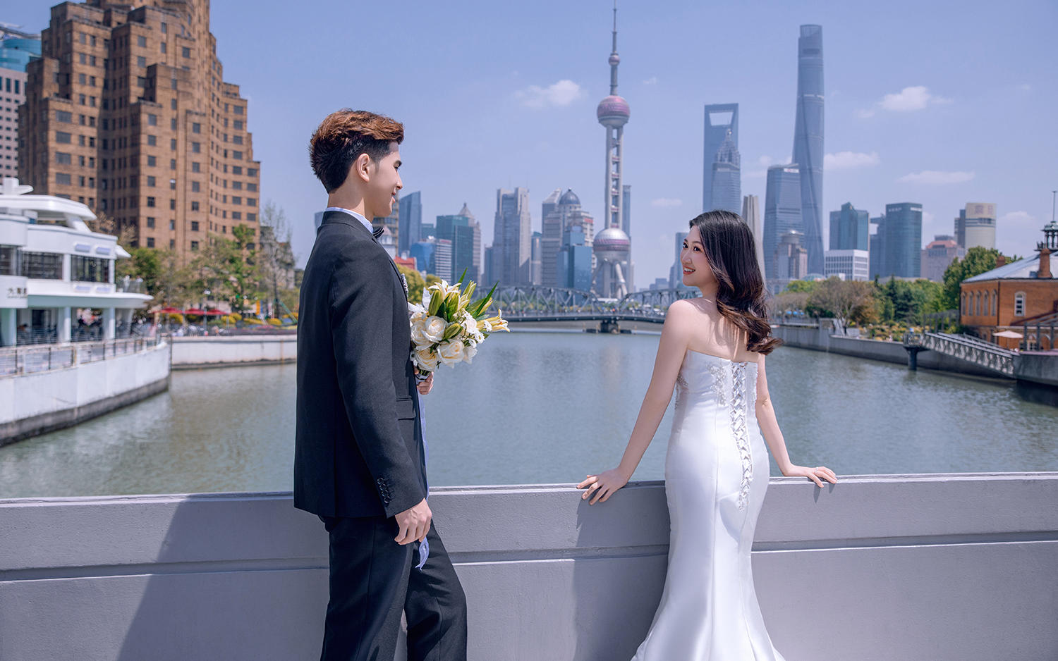 原创客片盗图必究！上海就能拍出电影感的外滩婚纱照