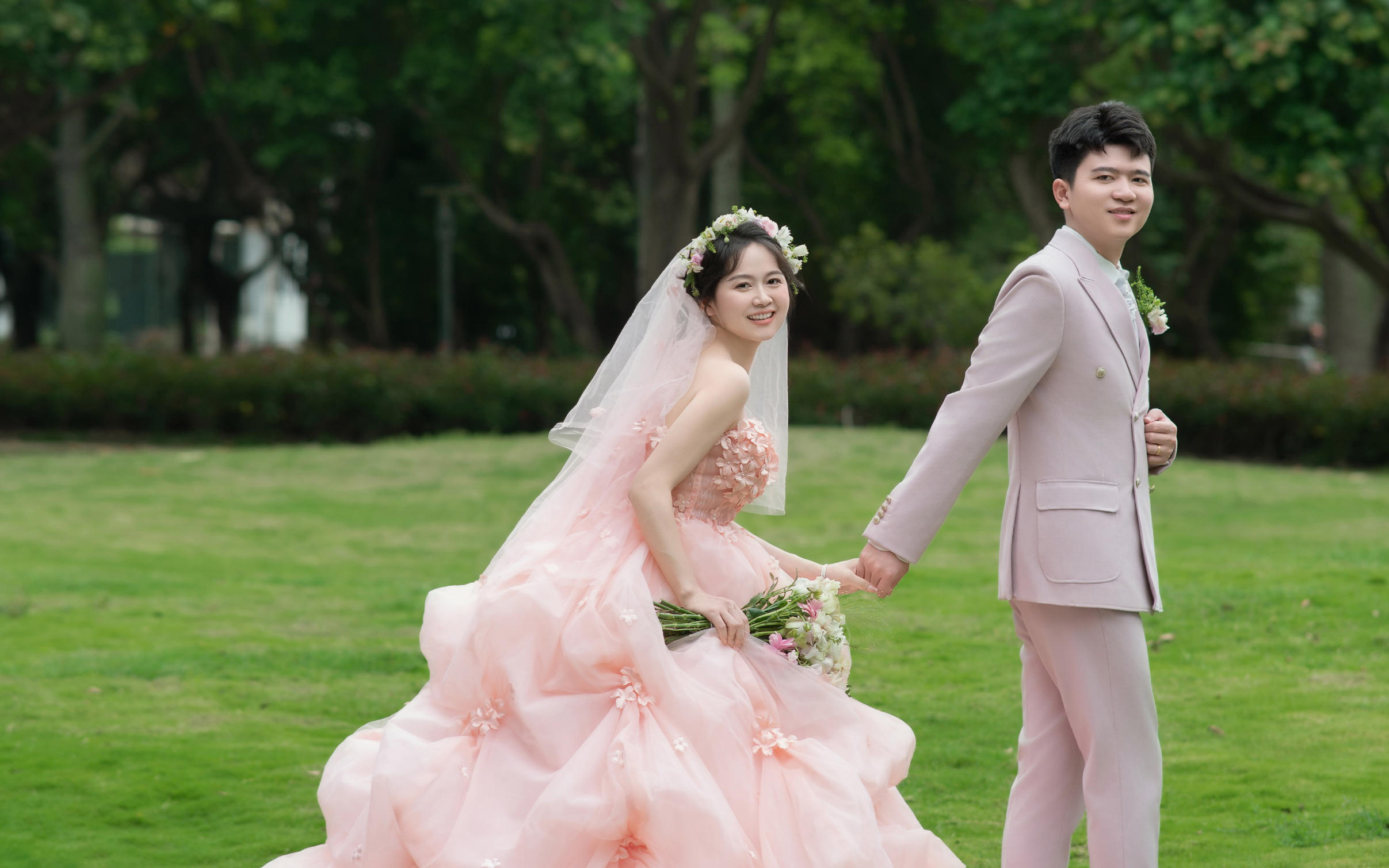 甜妹天菜??已經(jīng)被花神森系婚紗照美暈~