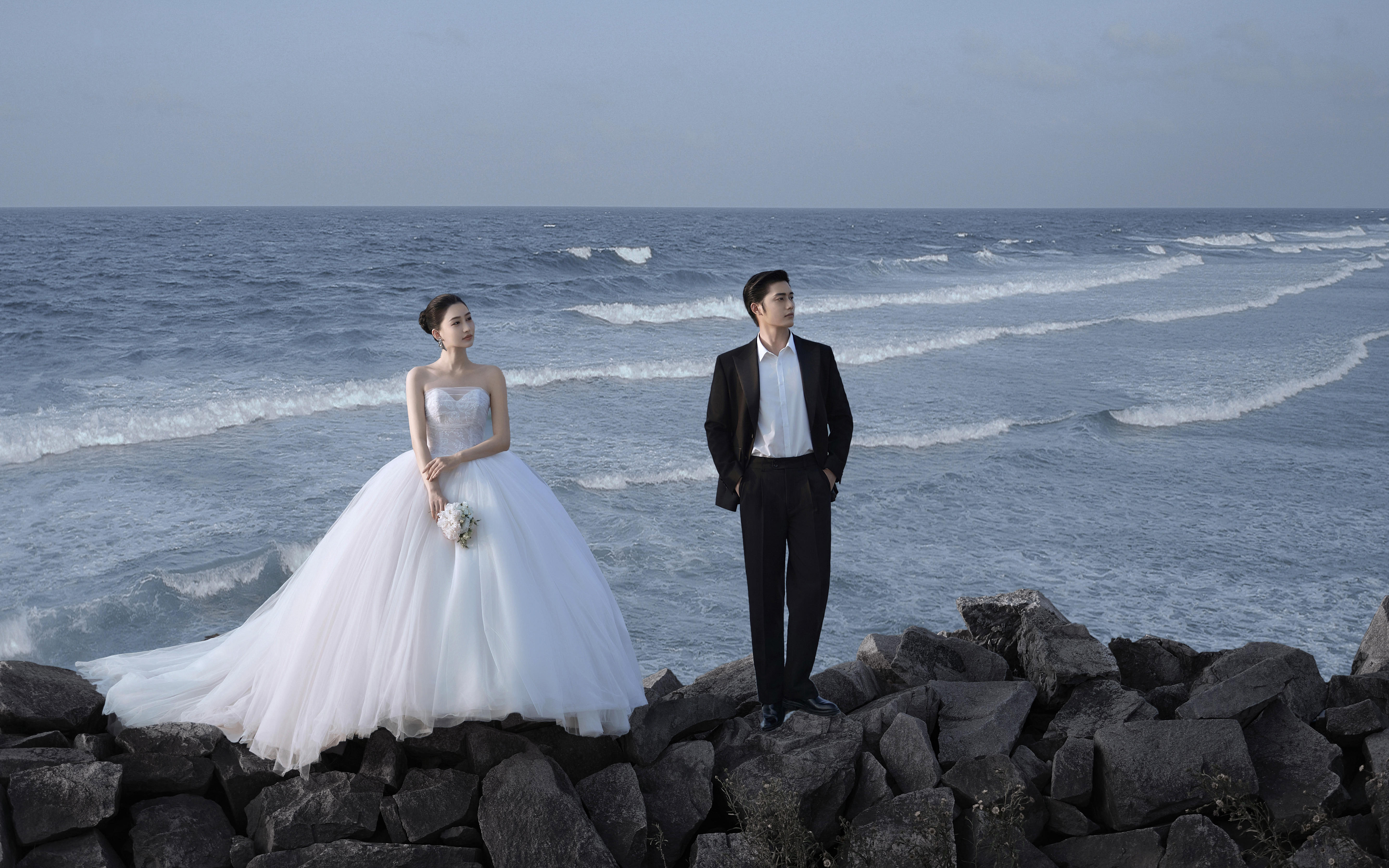 【法式印象】礁石婚纱照💙在三亚拍了部高级感大片
