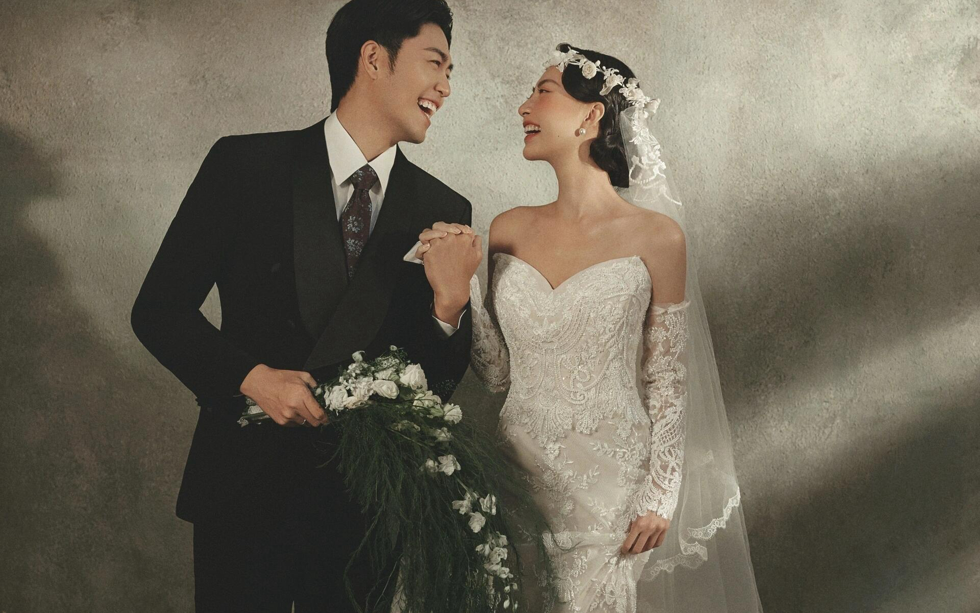 鈴蘭少女???從頭美到腳的復(fù)古油畫婚紗照??！. 