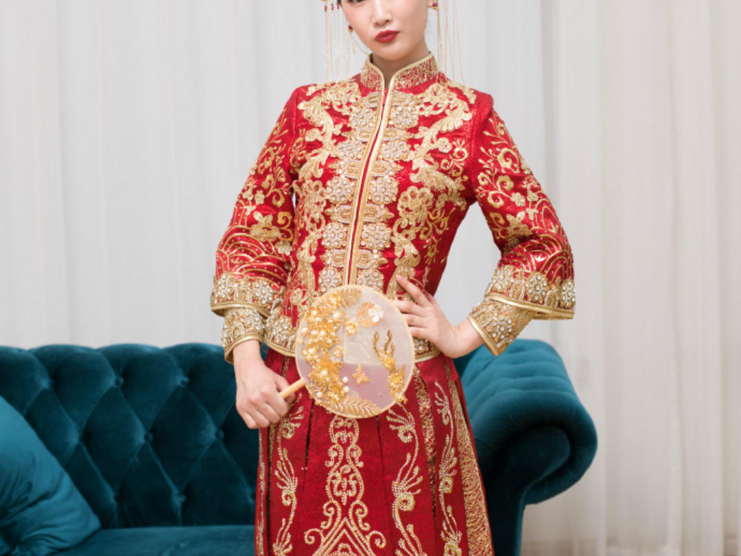 【本合婚纱】元旦圣诞超值套餐七套礼服+全程跟妆