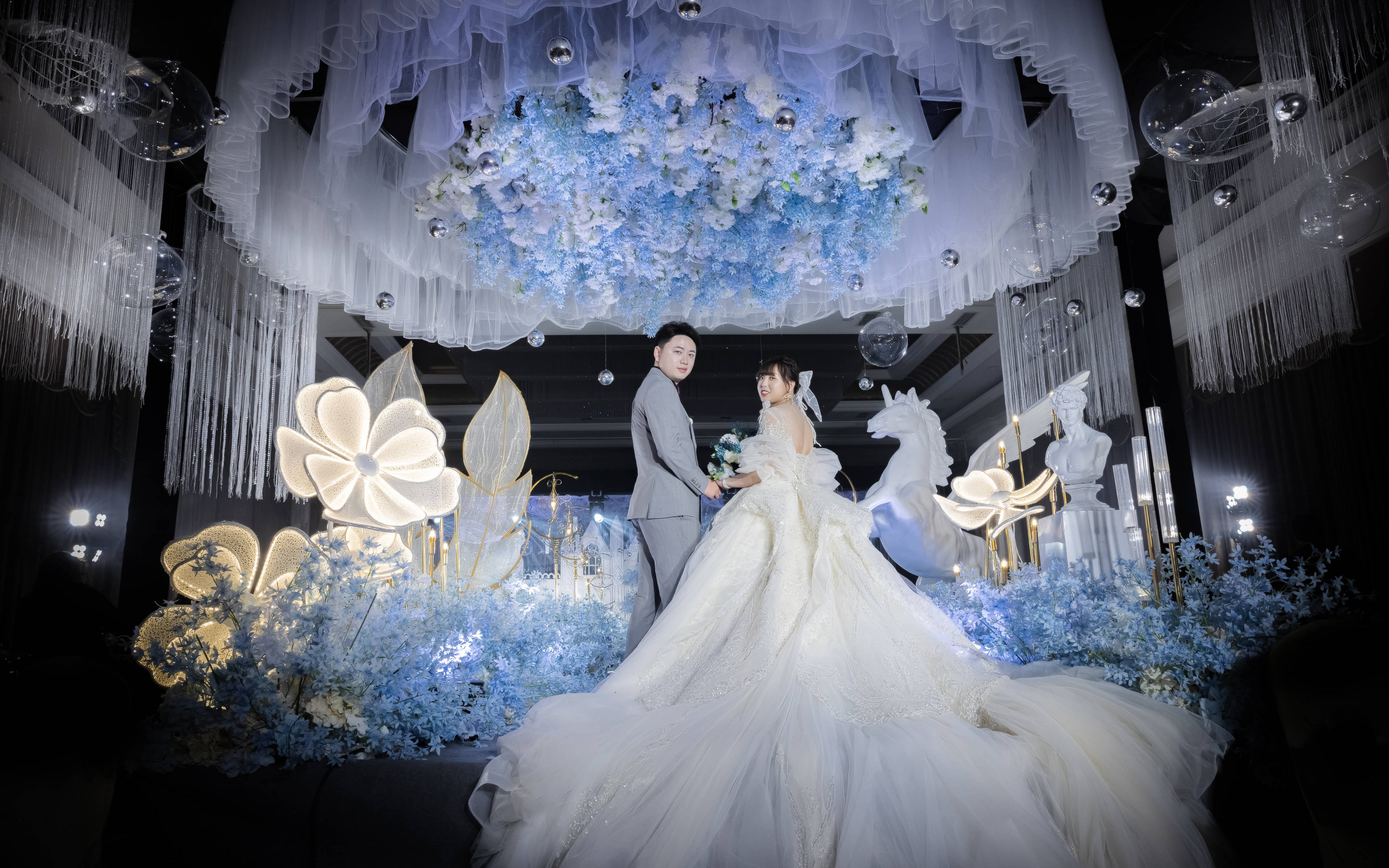 浅色系水蓝梦幻城堡婚礼|