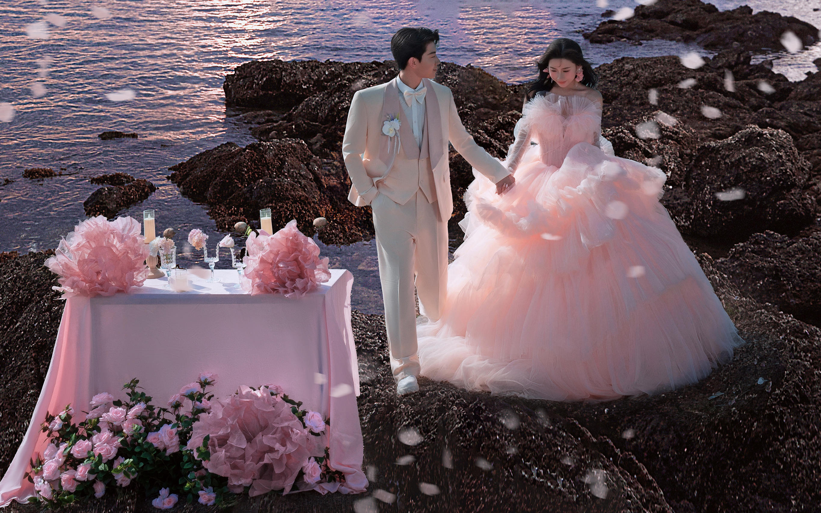 薇蒙视觉|反复心动的！夕阳婚纱照氛围感太绝啦