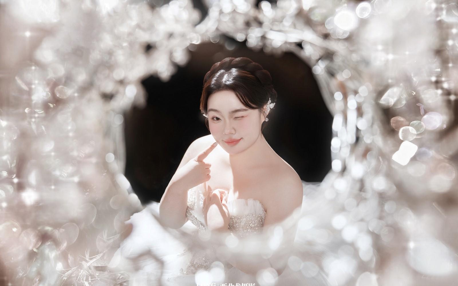 怎么不早告诉我‼️原来婚纱照不止有白背景