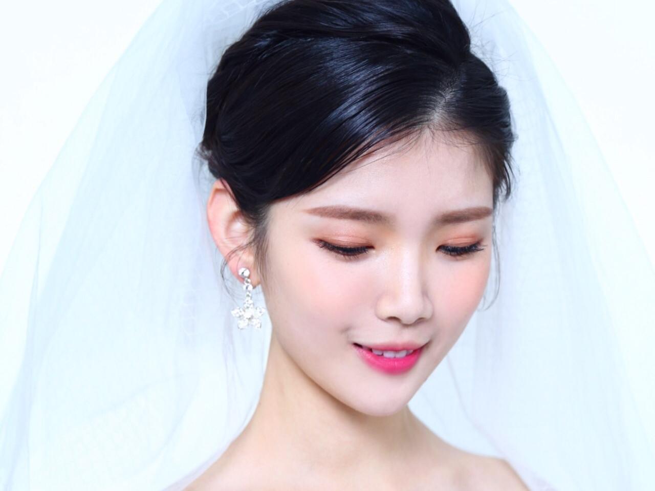 首席化妆师全程跟妆 送亲友妆