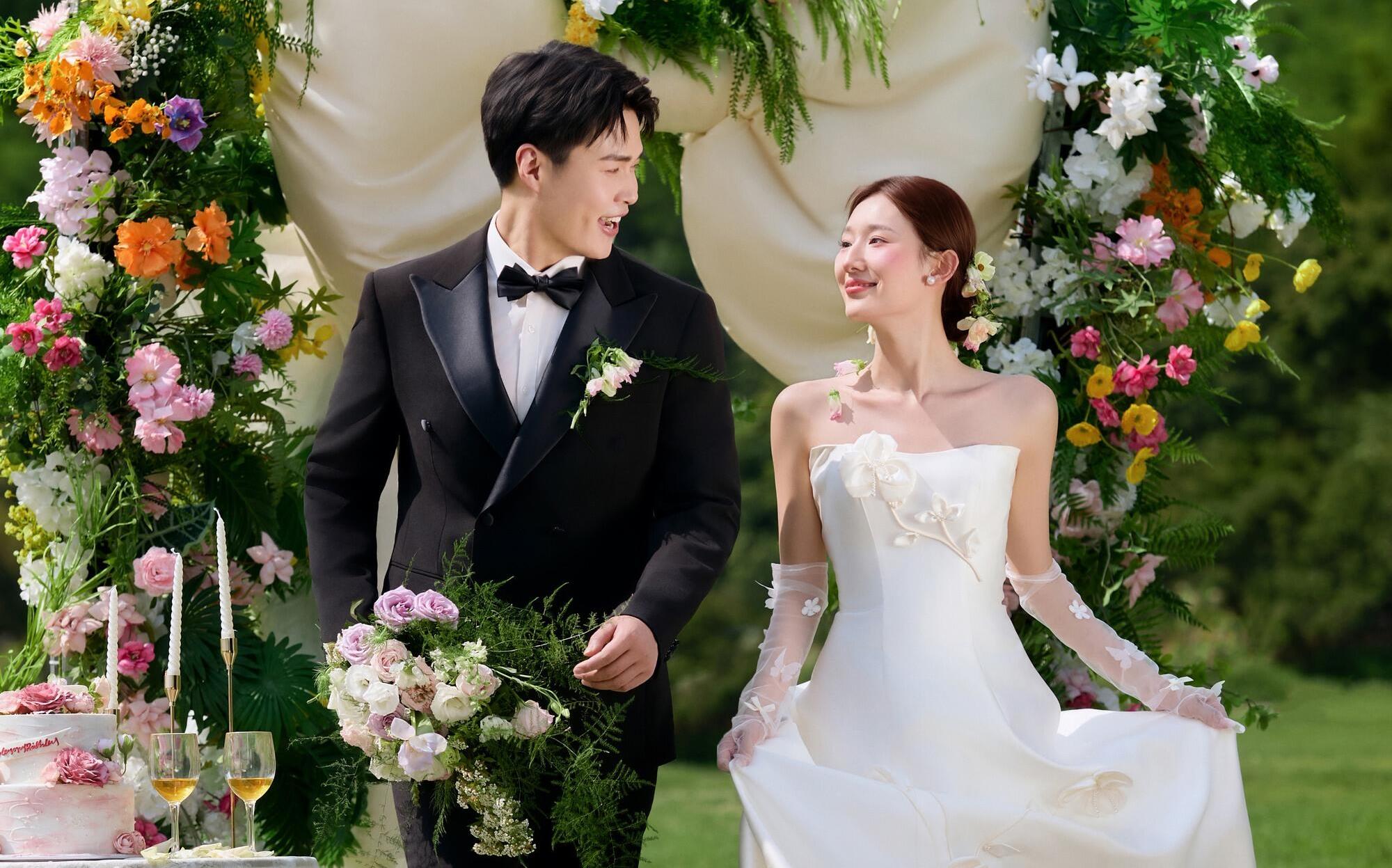 把目的地婚礼💒现场的仪式感搬进婚纱照里