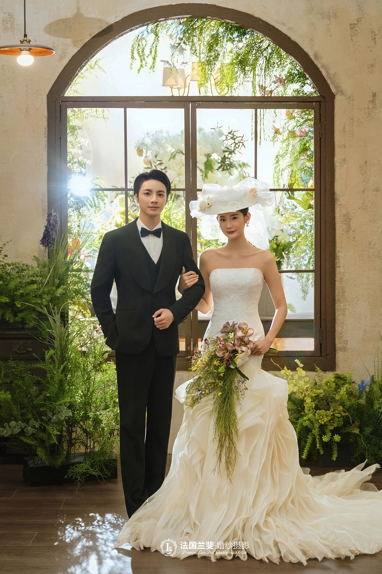 法式复古婚纱与礼帽