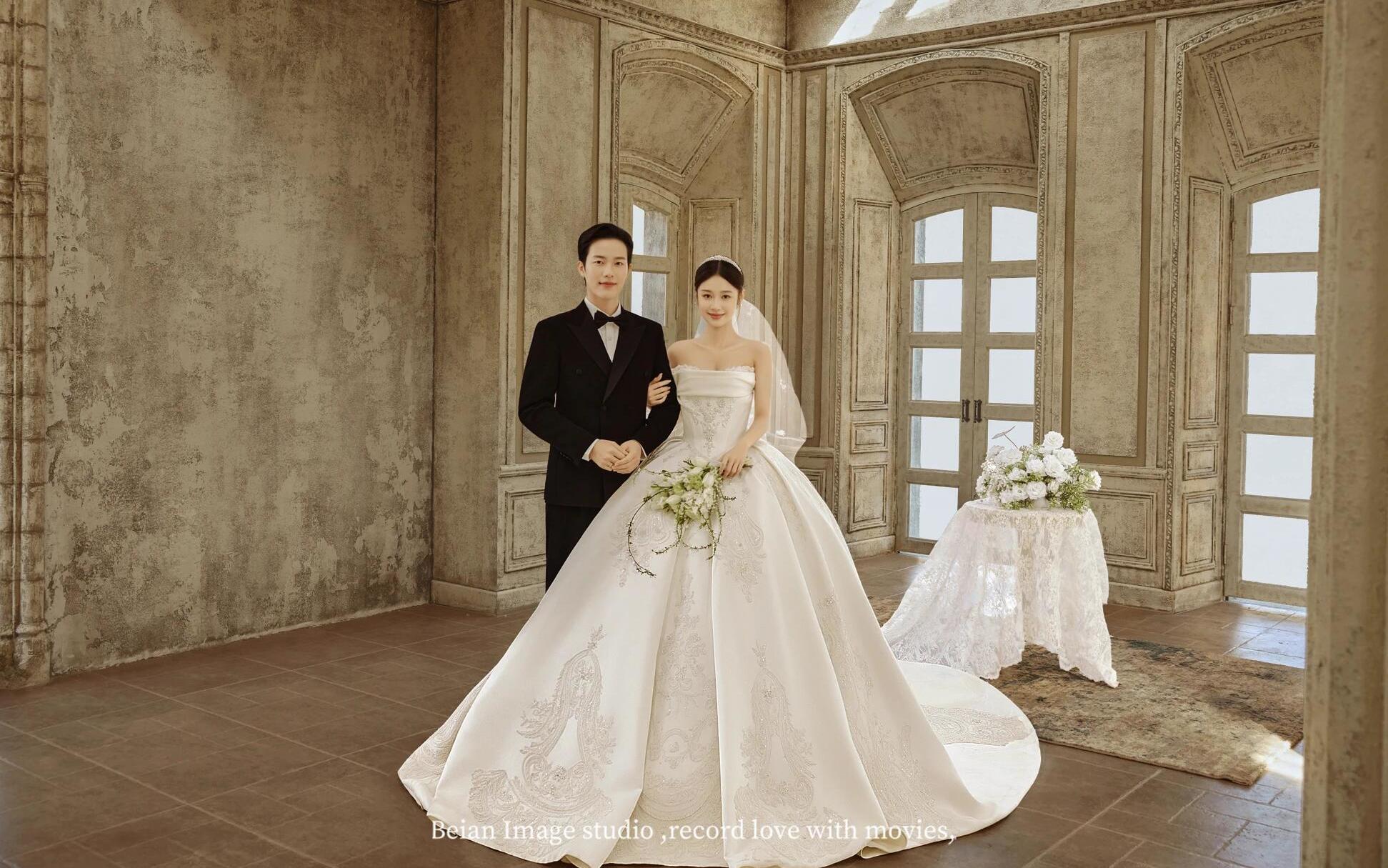 主紗婚紗照選法式復(fù)古??氛圍感美到窒息了～