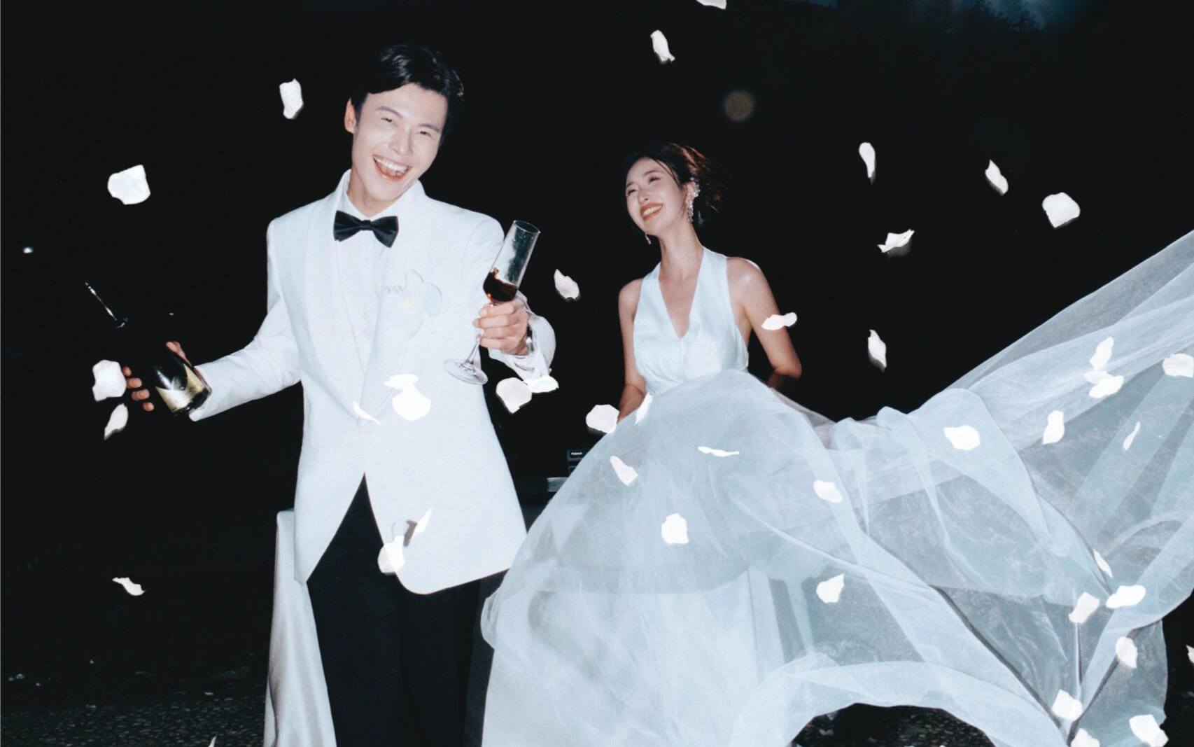 拿捏氛圍感的夜景婚紗照｜真的很老錢風(fēng)