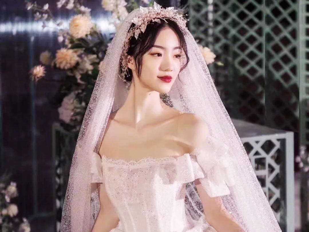 【告白情书】人气爆款轻奢系列西班牙品牌婚纱