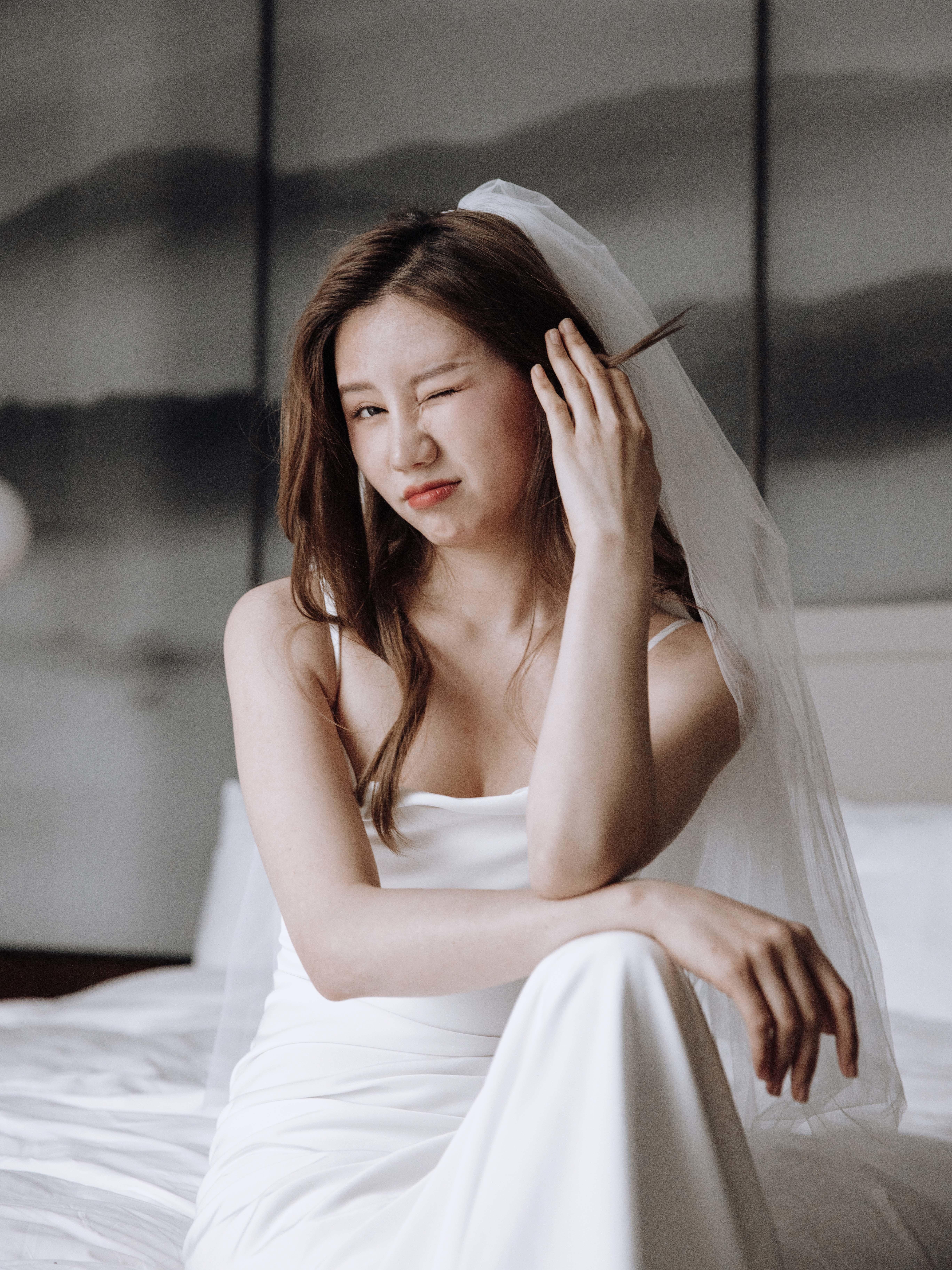 斯人若彩虹，遇上方知有。伊人若湍水，觸及