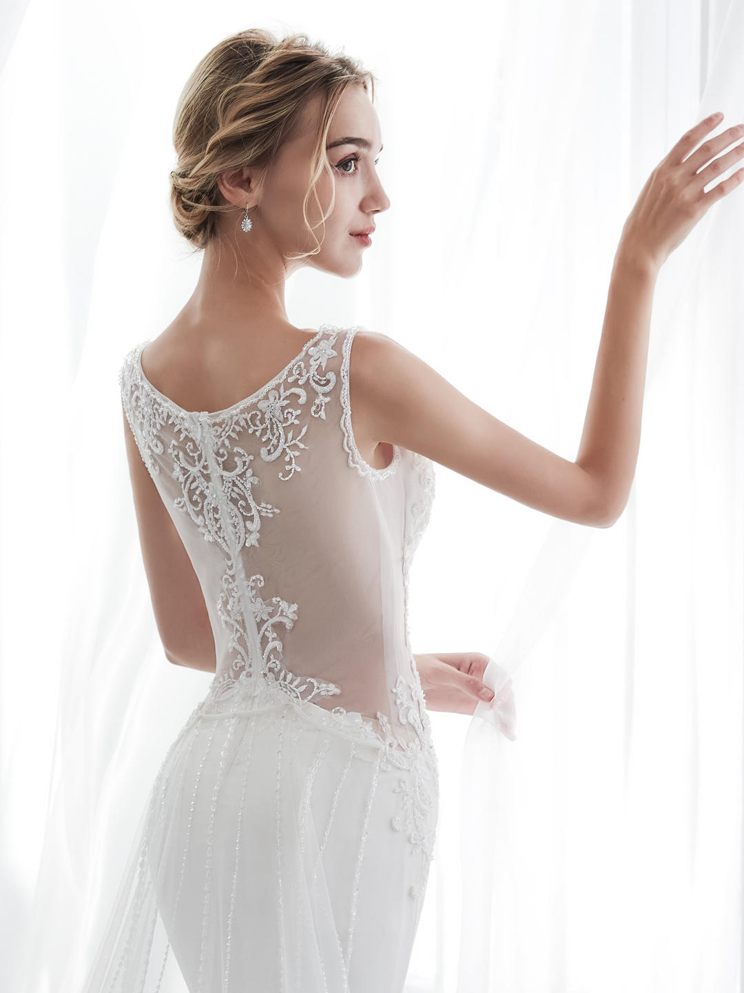 【婚纱+跟妆一站式套餐】婚礼跟妆+婚纱套餐租赁