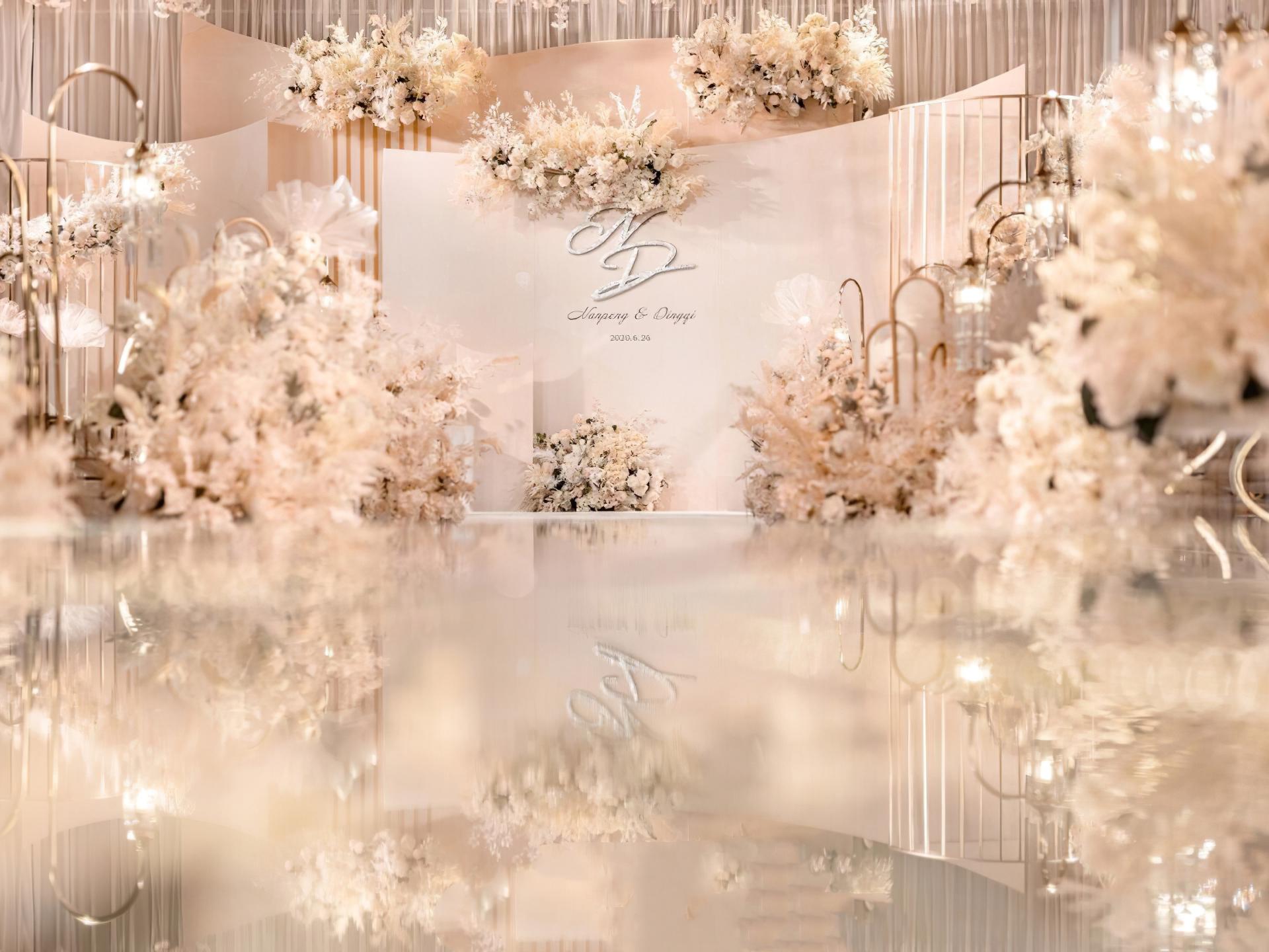 个性定制浪漫满屋【维纳斯一站式婚礼定制】