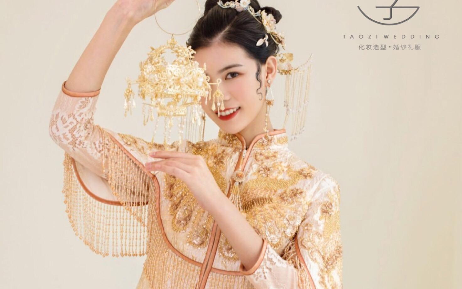 轻奢金色秀禾 寓意：情比金坚