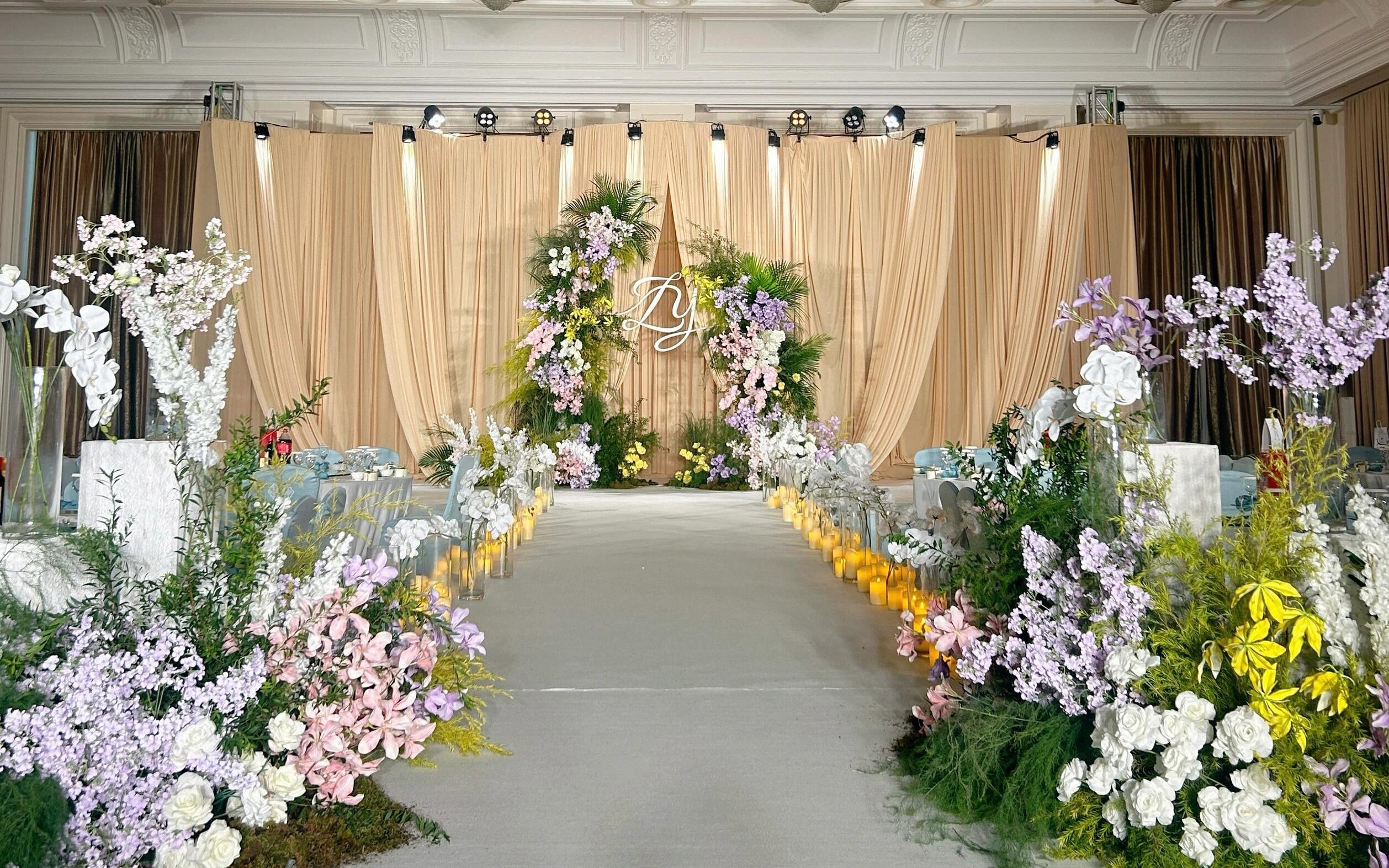 小预算不吊顶的韩式布幔婚礼也很好哟