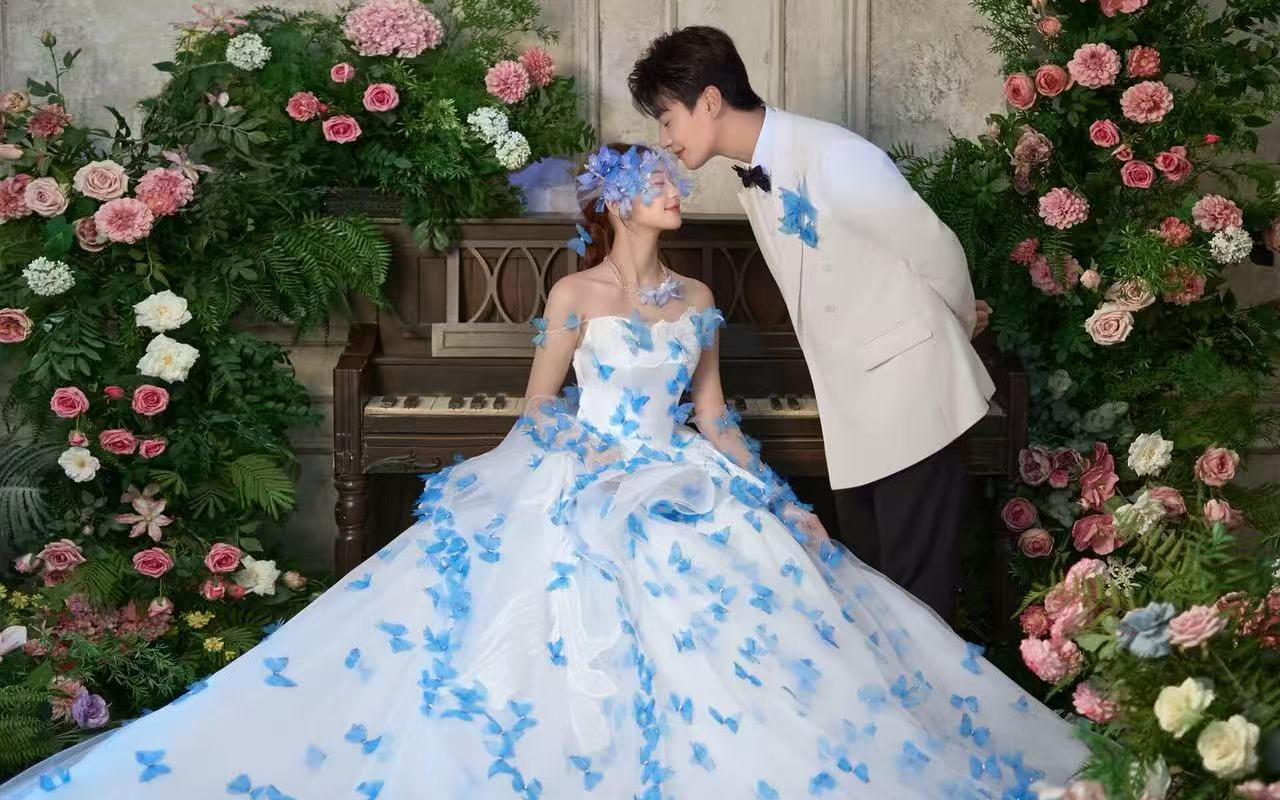 【今年爆火的藍(lán)色蝴蝶花房婚紗照來啦～】