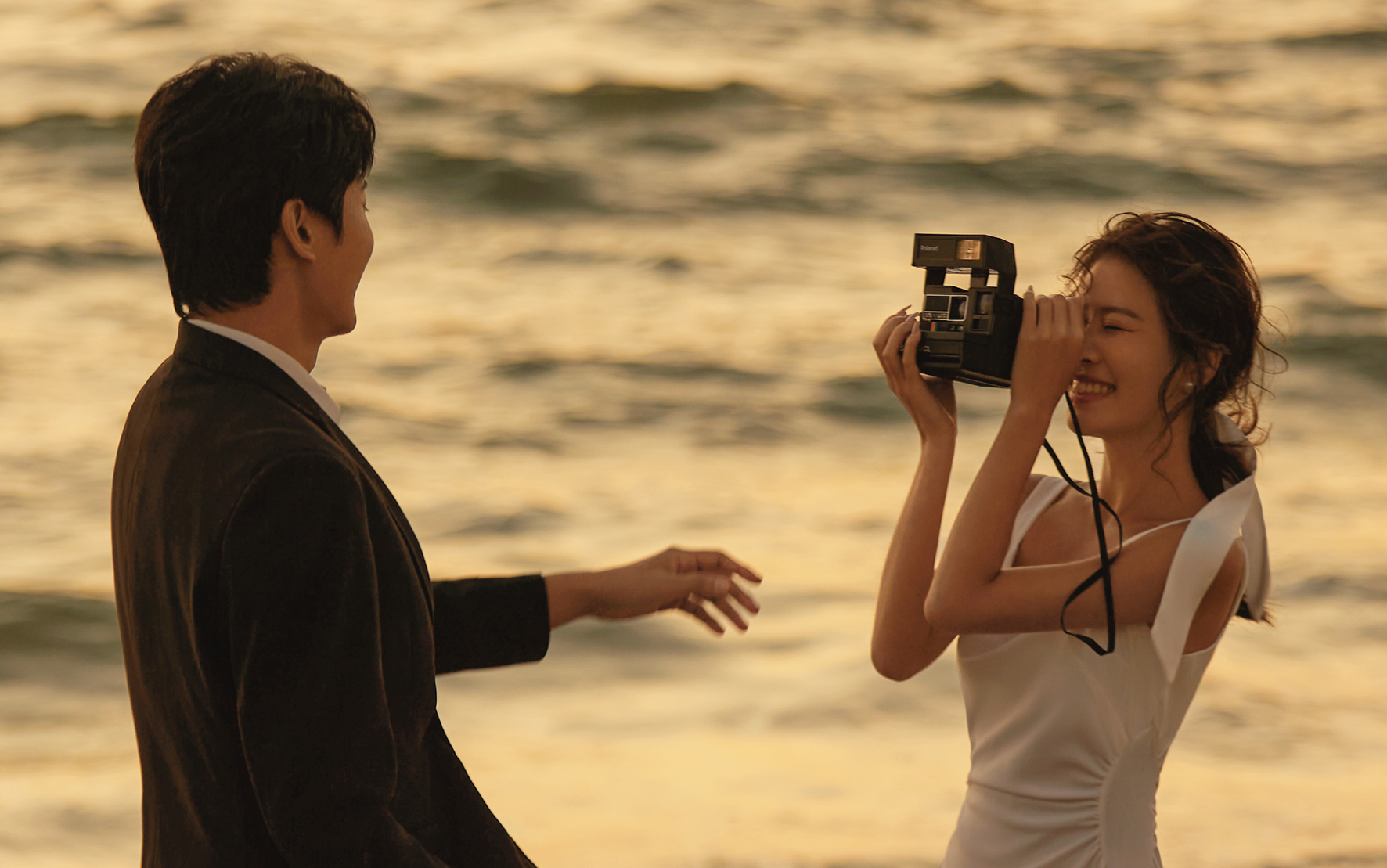 美得毫不费力❗狠狠get夕阳海景婚纱照的靓