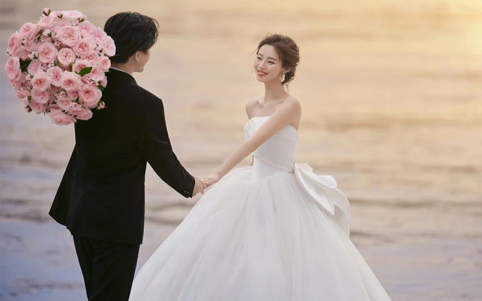 氛围感的神✨美到发光的电影感婚纱照