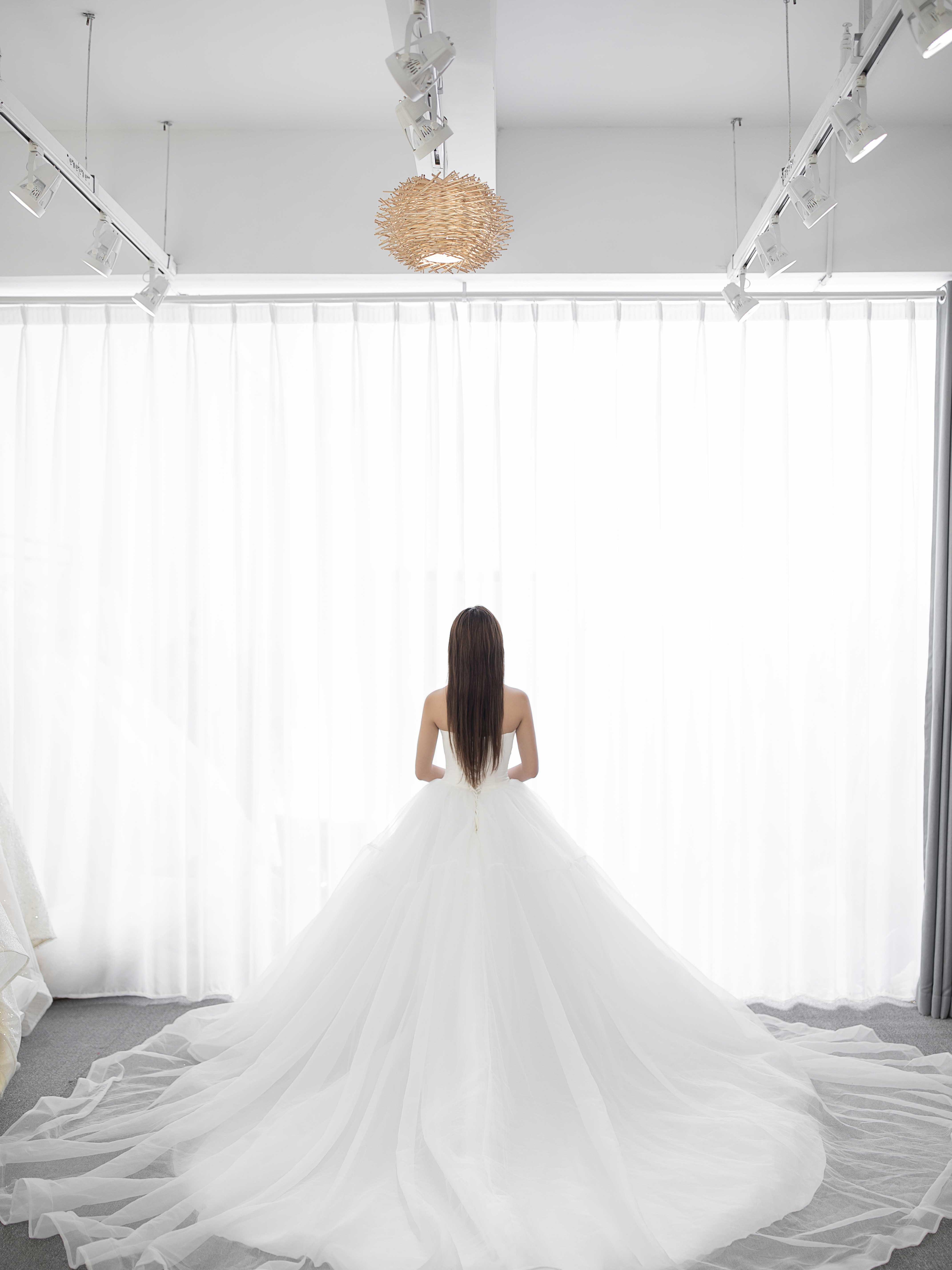 《特惠套餐》秀禾服主婚纱敬酒服2件伴娘服