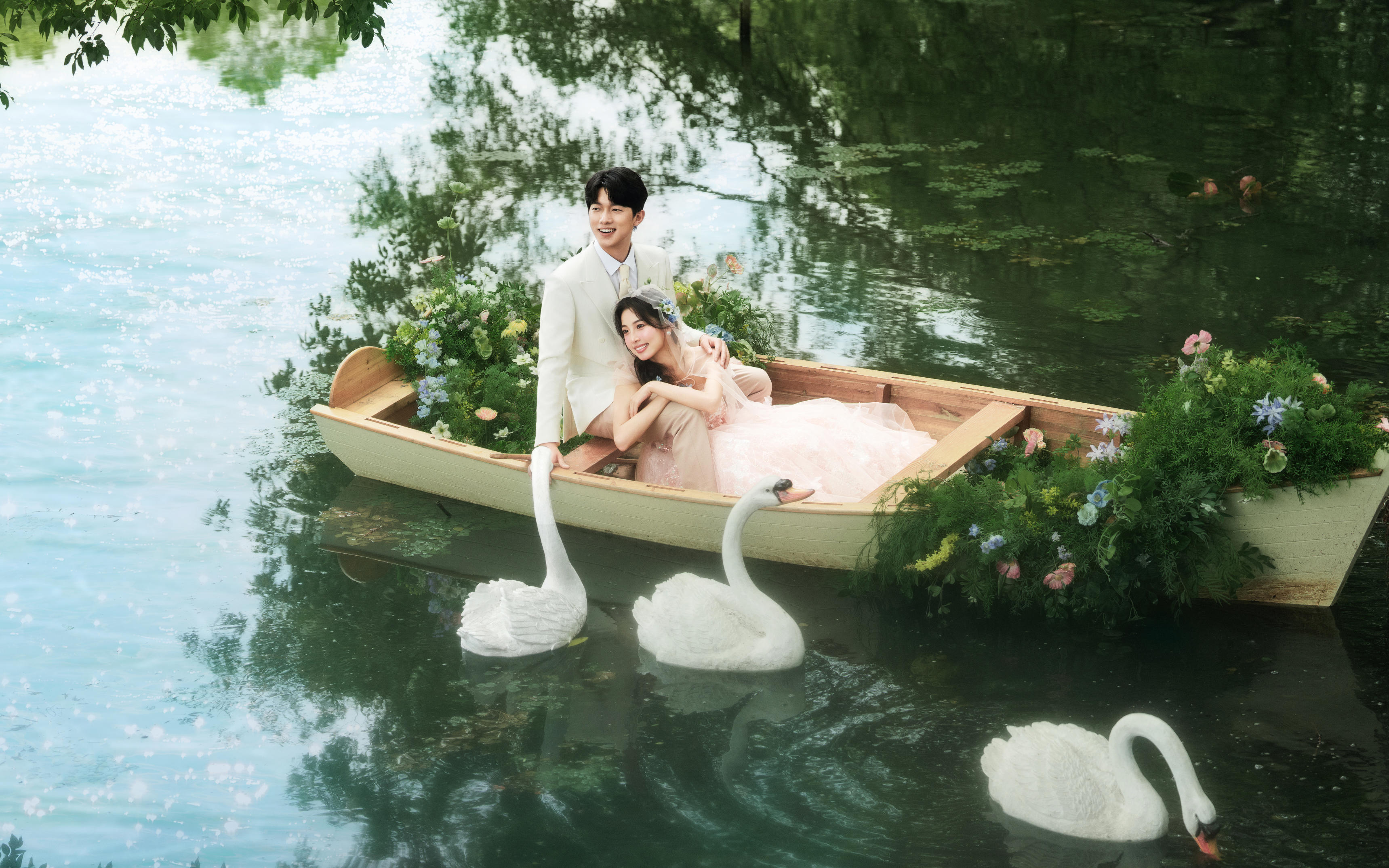 😭误入仙境了？拍到了梦中的花船婚纱照💐✨