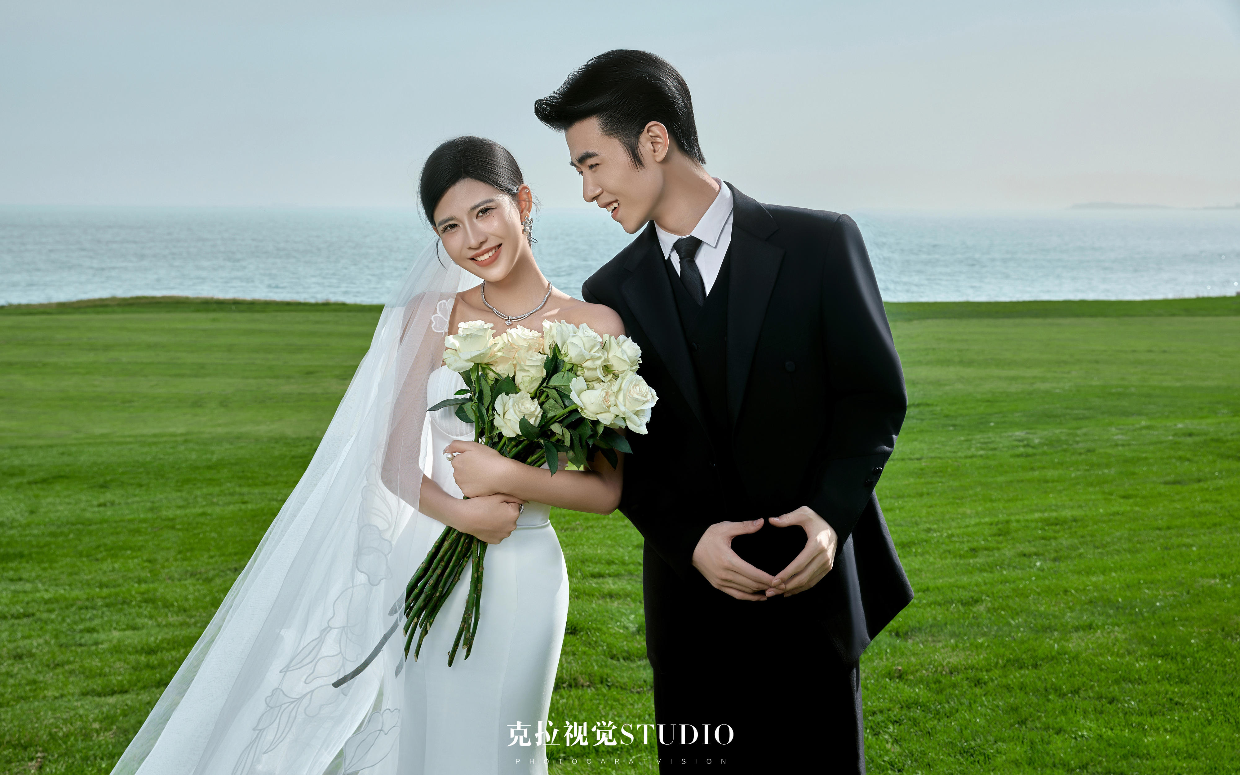 朋友圈爆赞！终于拍到了心爱的草坪婚纱照