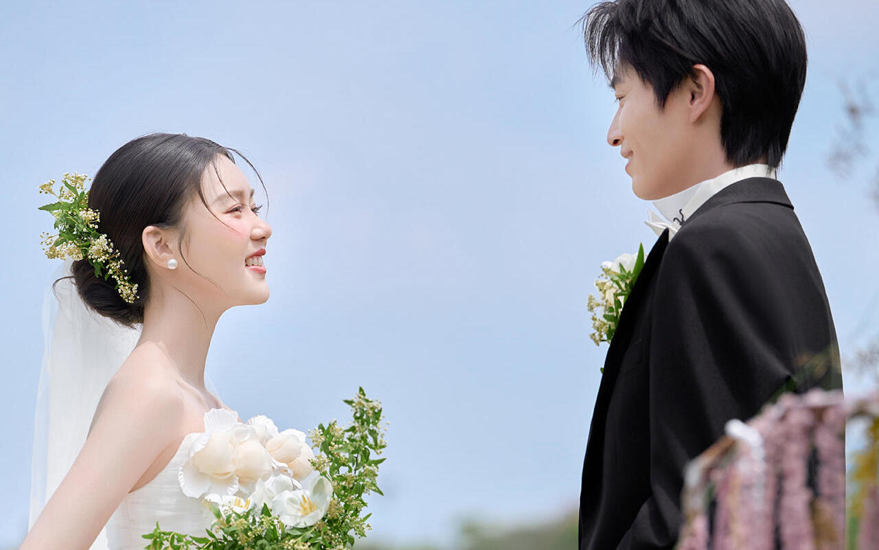 “此刻氛圍感是個(gè)動(dòng)詞”?東莞目的地婚紗照