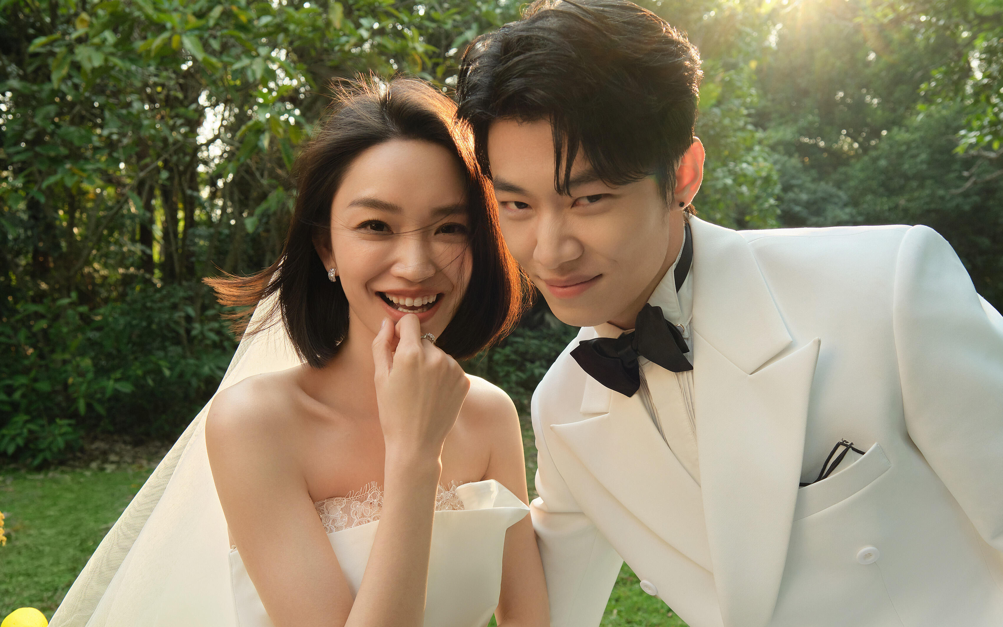 果味撞色婚禮??初戀感爆棚的森系婚紗照