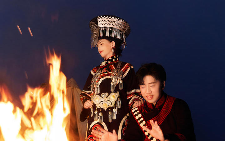 不一样的民族风婚纱照~