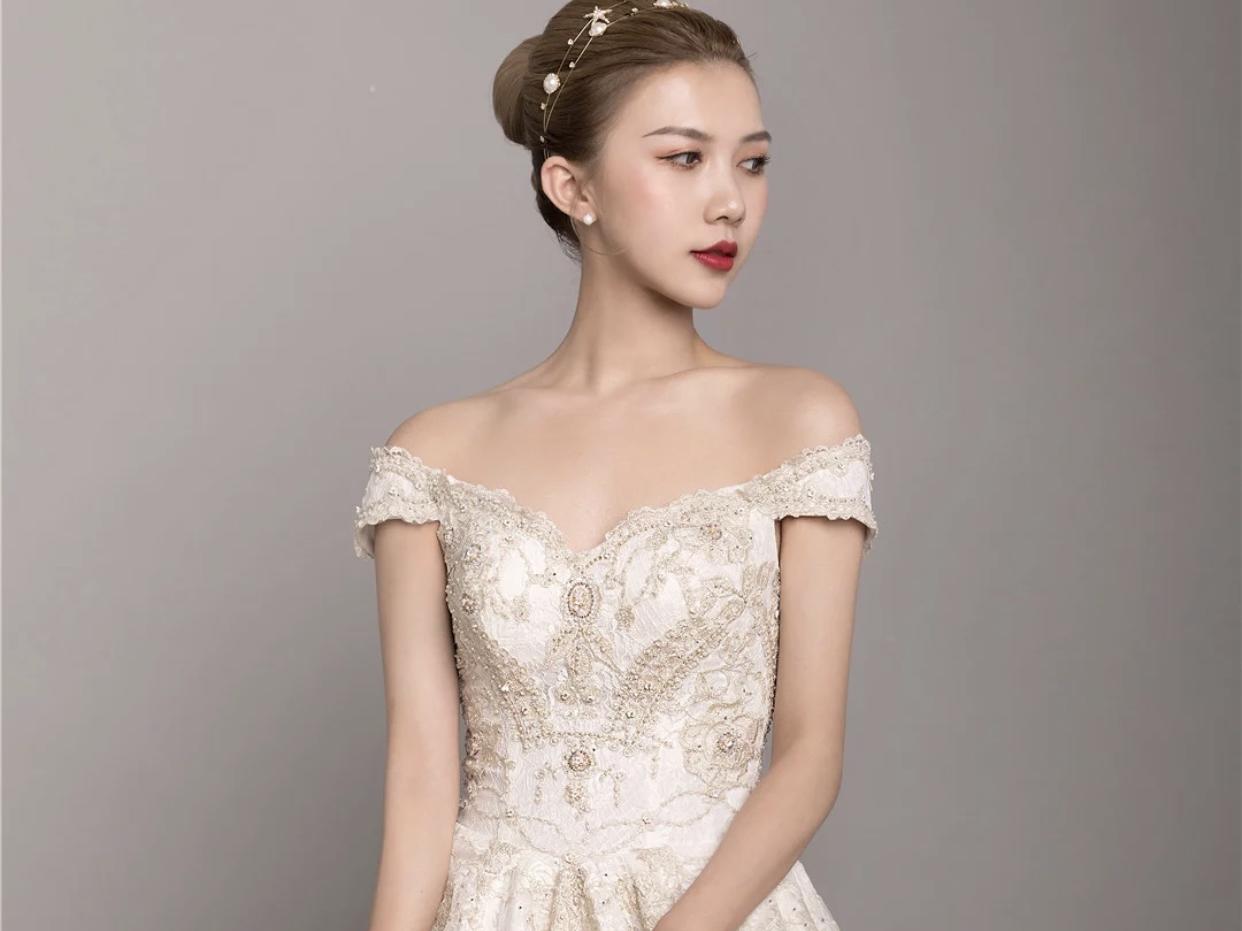 【锦鹤跟妆+全新婚纱组合】超值7件套+3套妆面。