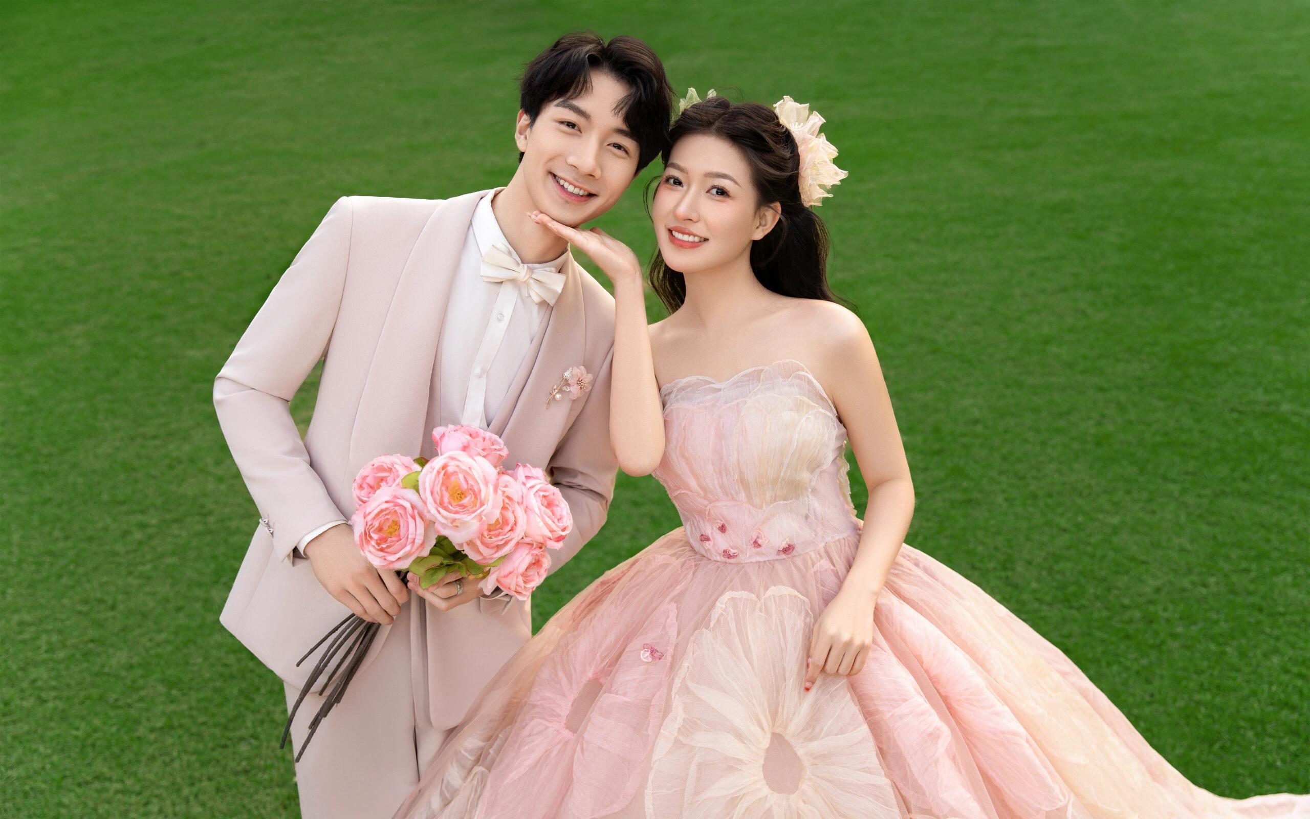私奔到森林｜粉裙少女的草坪婚纱纪
