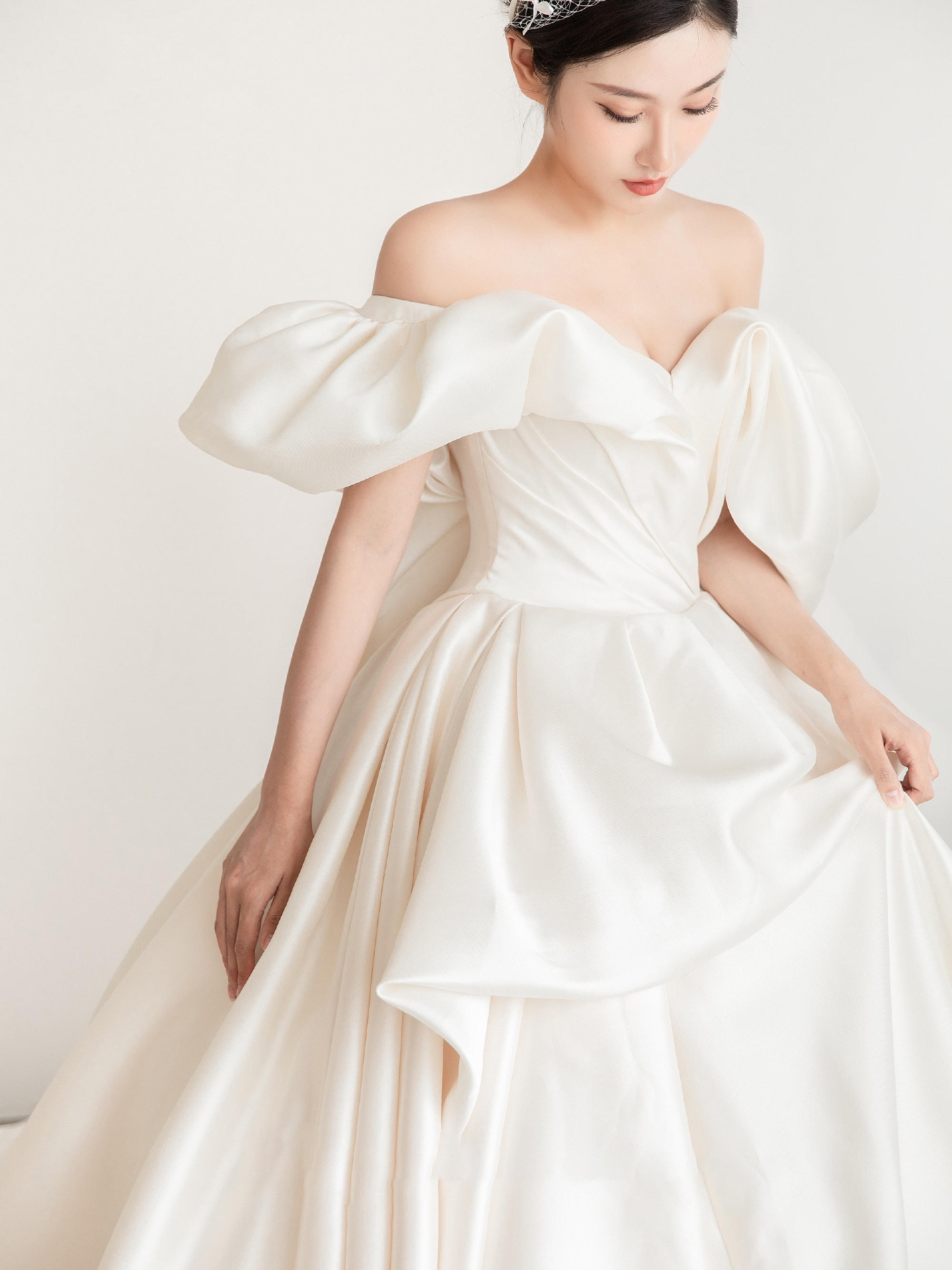 《特惠套餐》长拖尾主婚纱+敬酒服男士礼服《特惠》