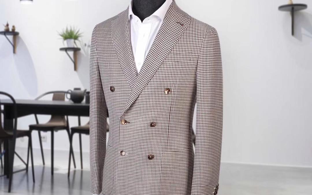 好的西服为您锦上添花，面料更精细，做工更精湛