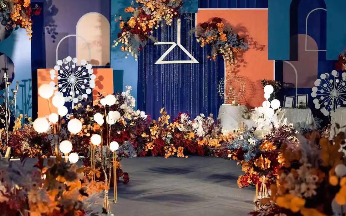 【爆款推荐】线条感十足的简约酒红色婚礼