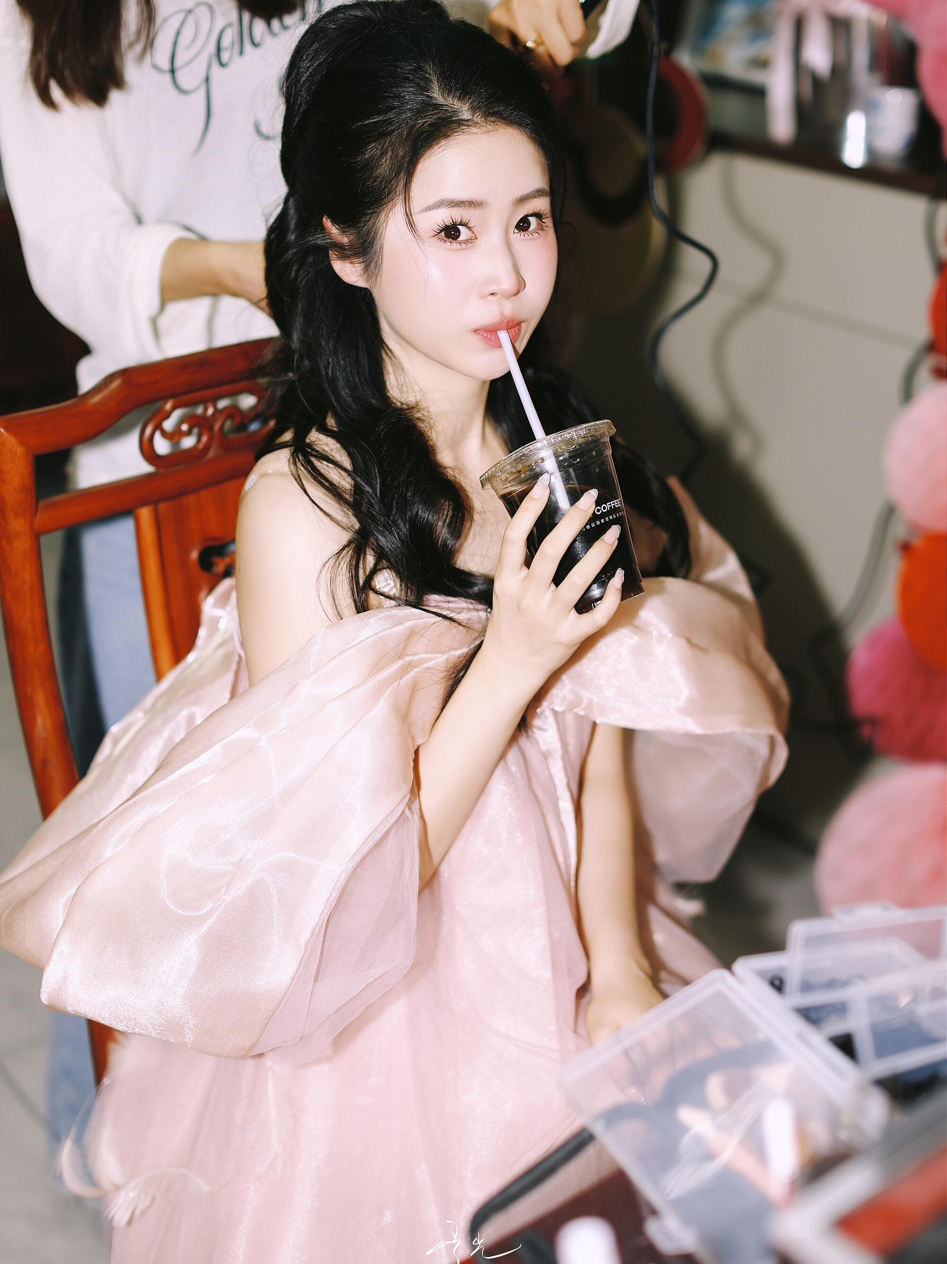 晨袍这么拍也太太太美了 真的好爱我的晨袍在逃公主