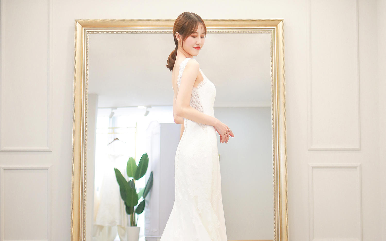 CHERI MARIE无袖蕾丝婚纱