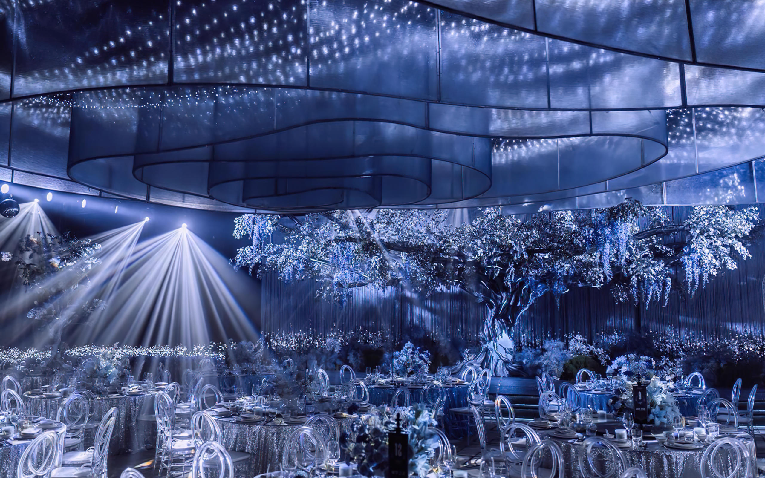 蓝色主题婚礼，浪漫氛围优雅呈现