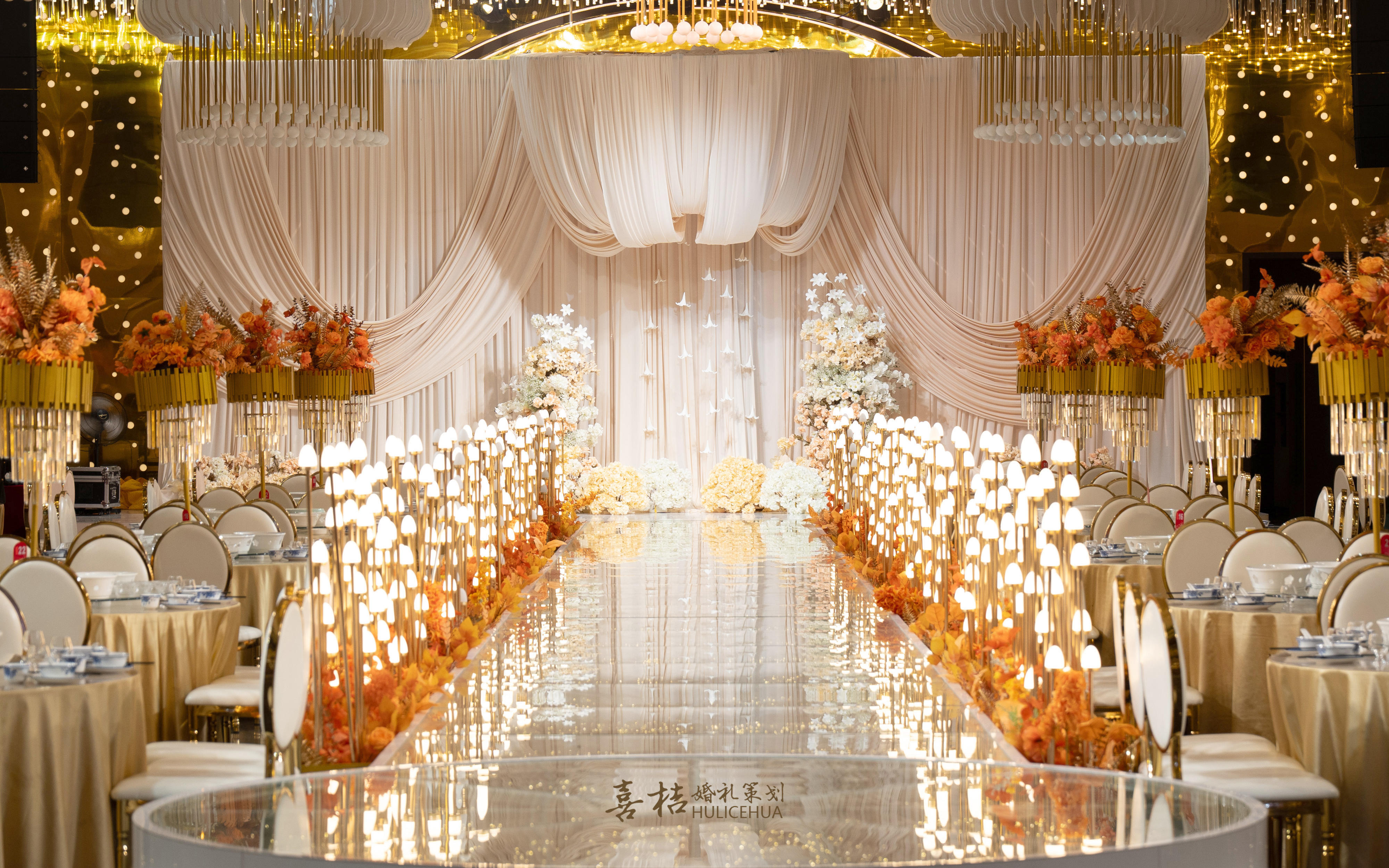 香檳色布縵婚禮布置